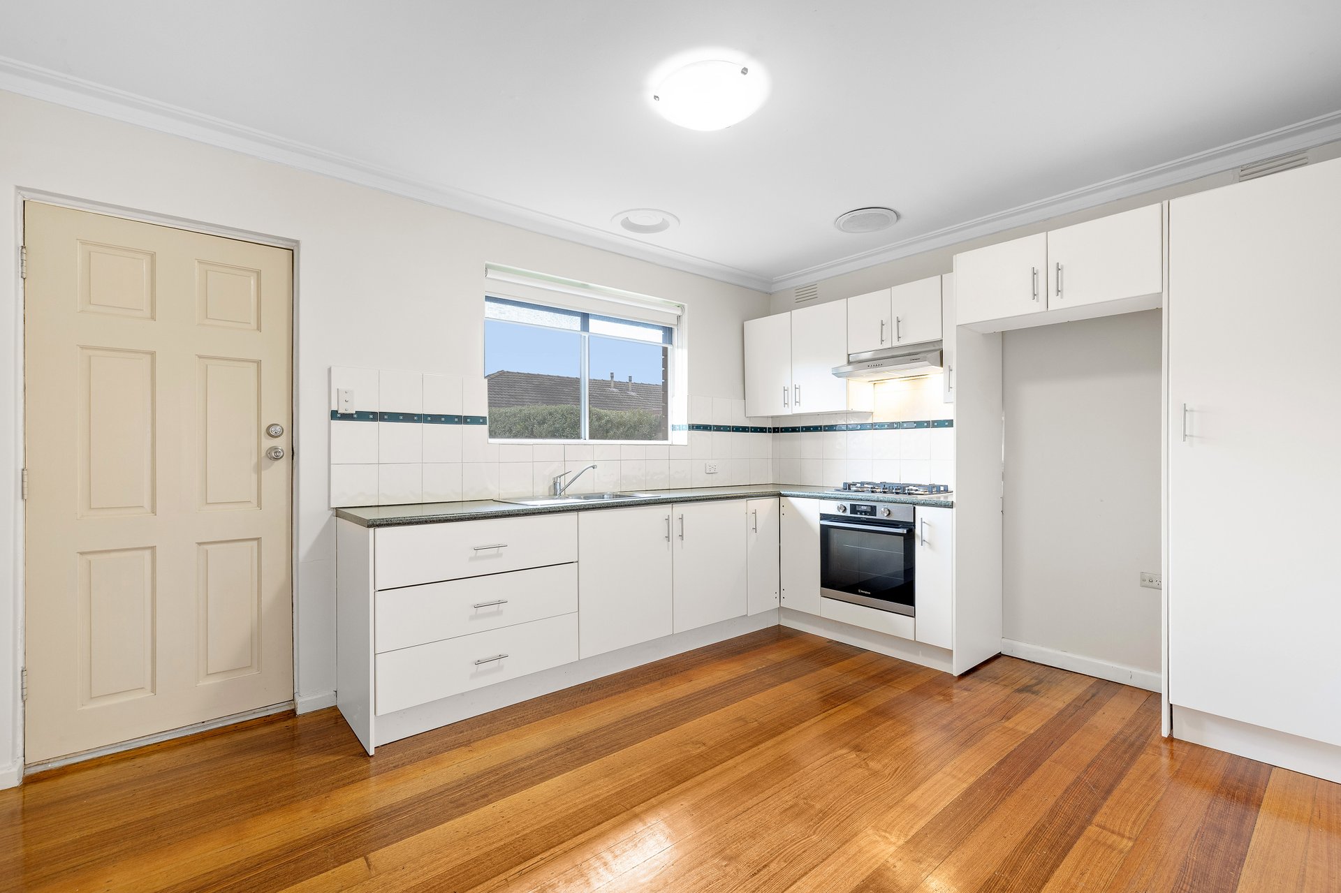 3/115 Surrey Road, Blackburn&nbsp;North image 2