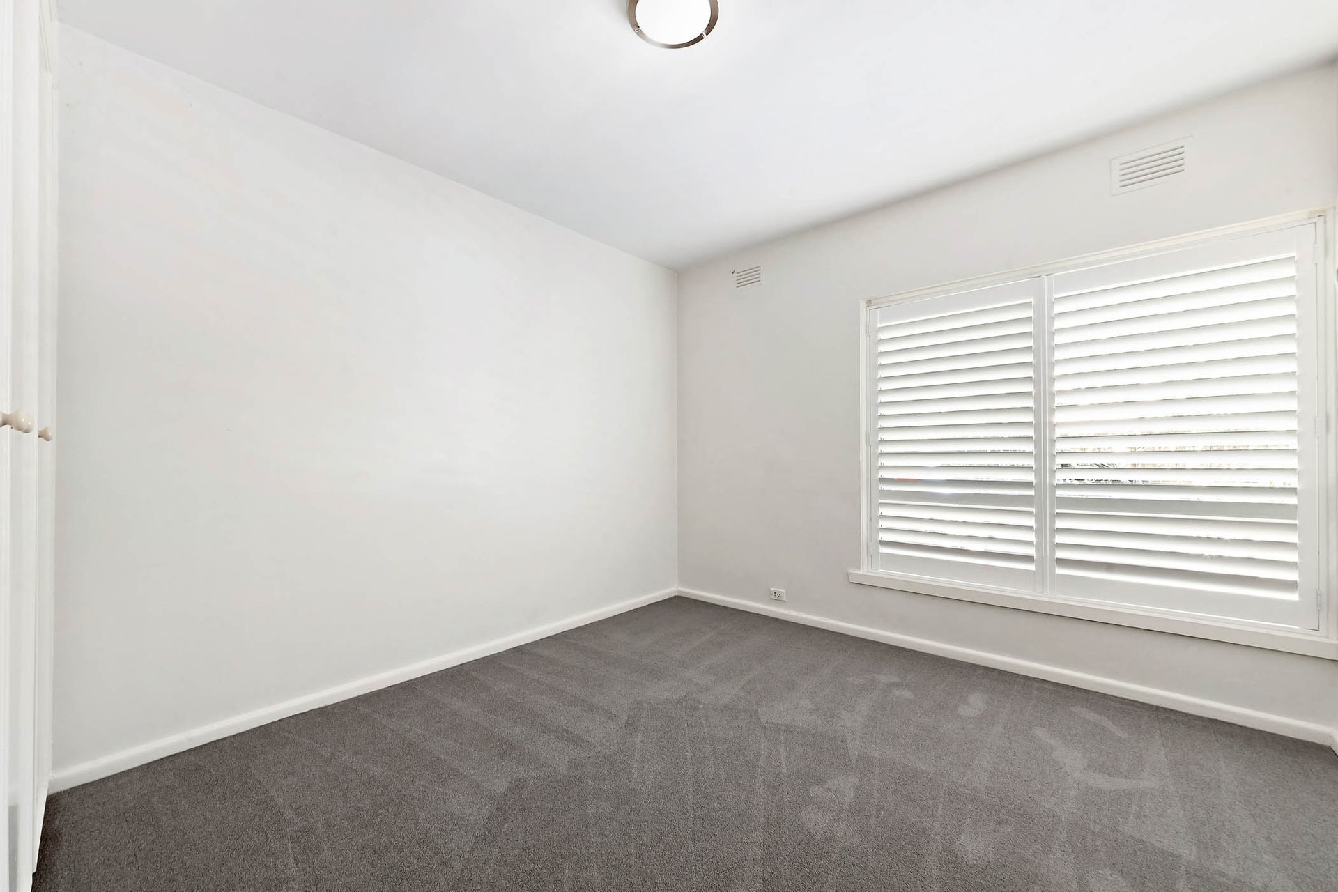 Property Gallery Thumbnail 8
