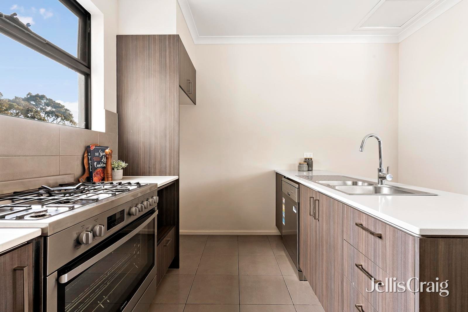3/115 Wilson Street, Moonee Ponds image 4