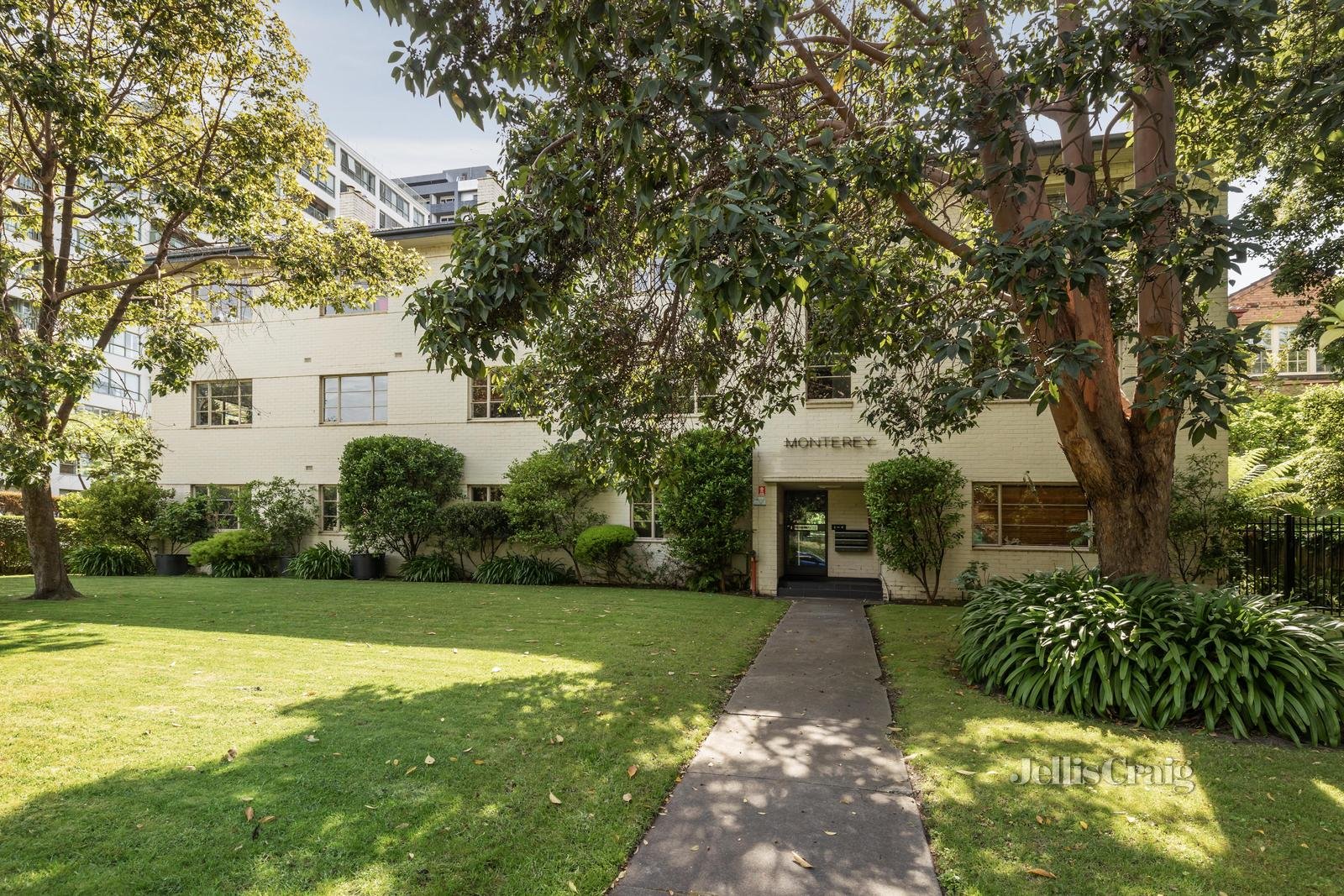 31/17 Queens Road, Melbourne image 5