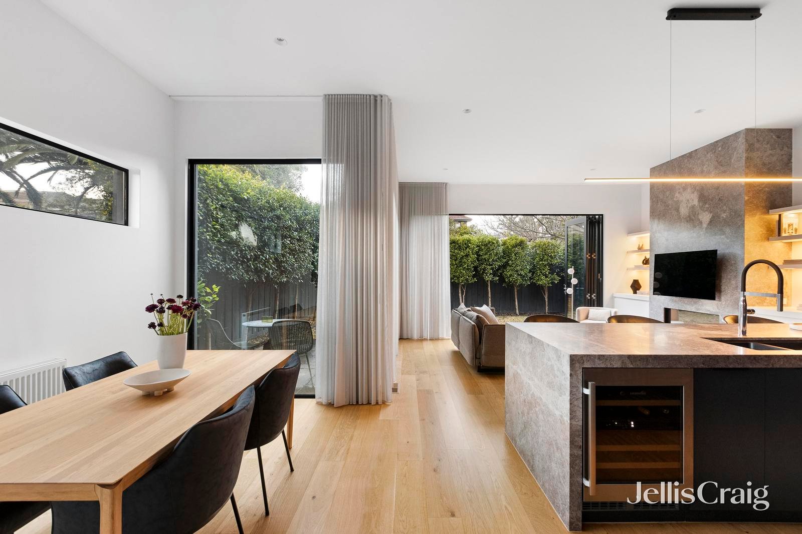 3/118 Locksley Road, Eaglemont image 3