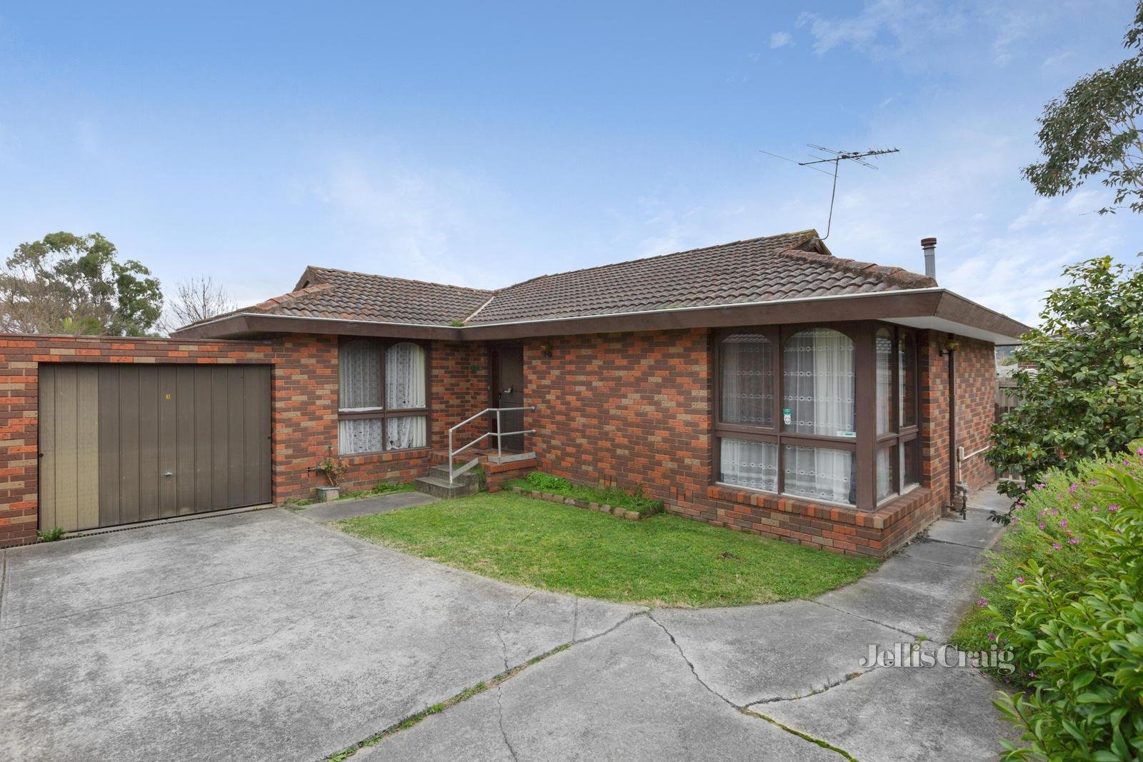 3/12 Arlington Street, Ringwood image 1