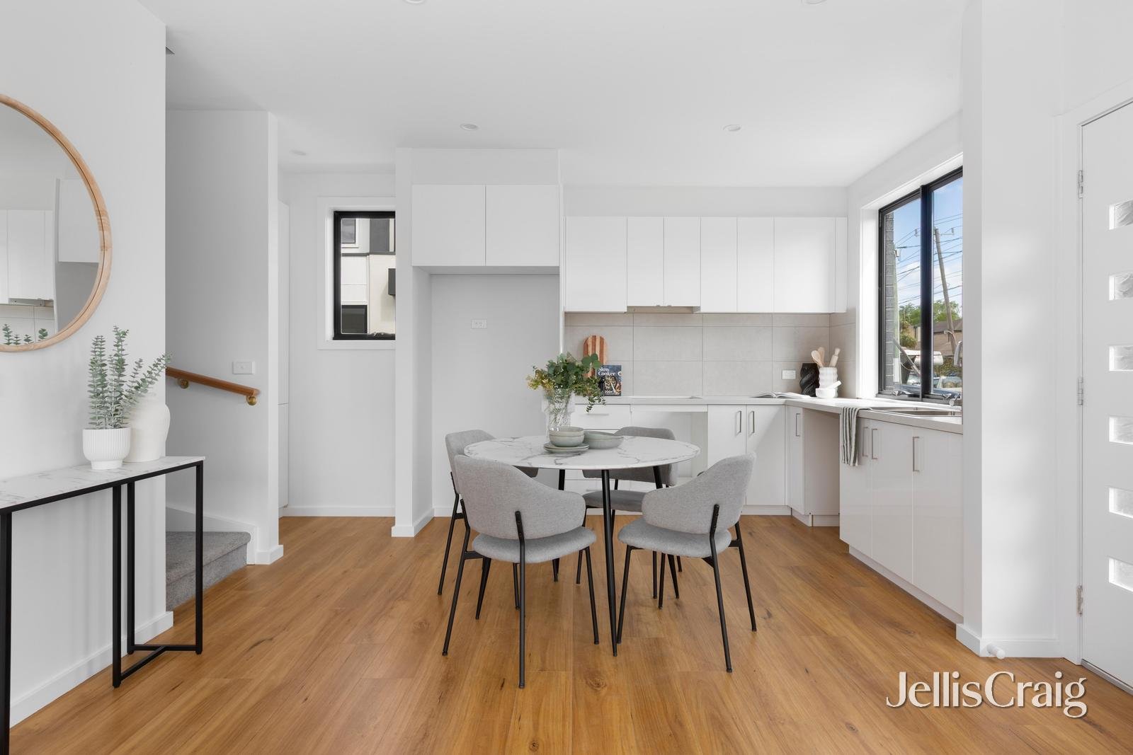 3/12 Bosquet Street, Maidstone image 2