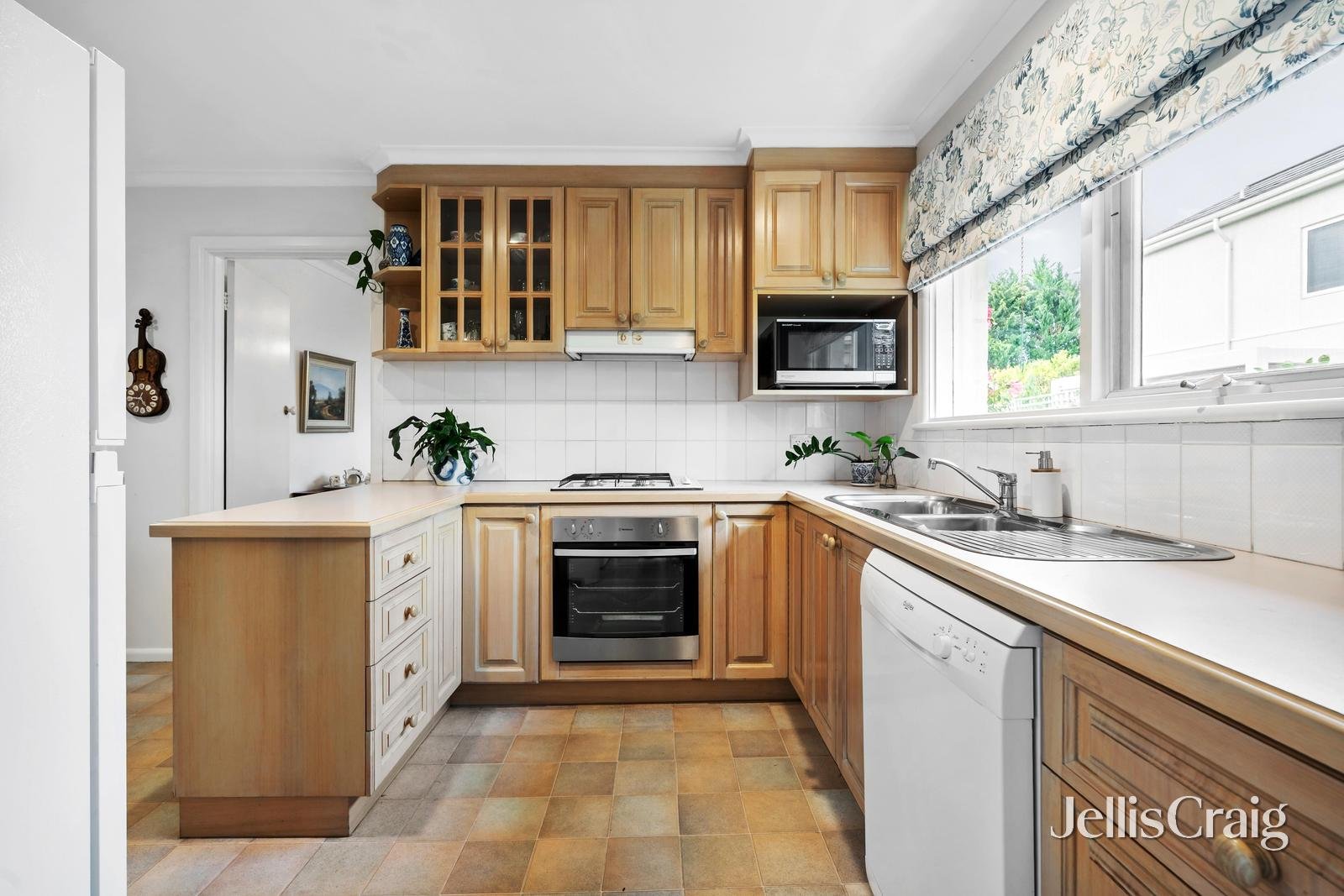 3/12 Boston Road, Balwyn image 5