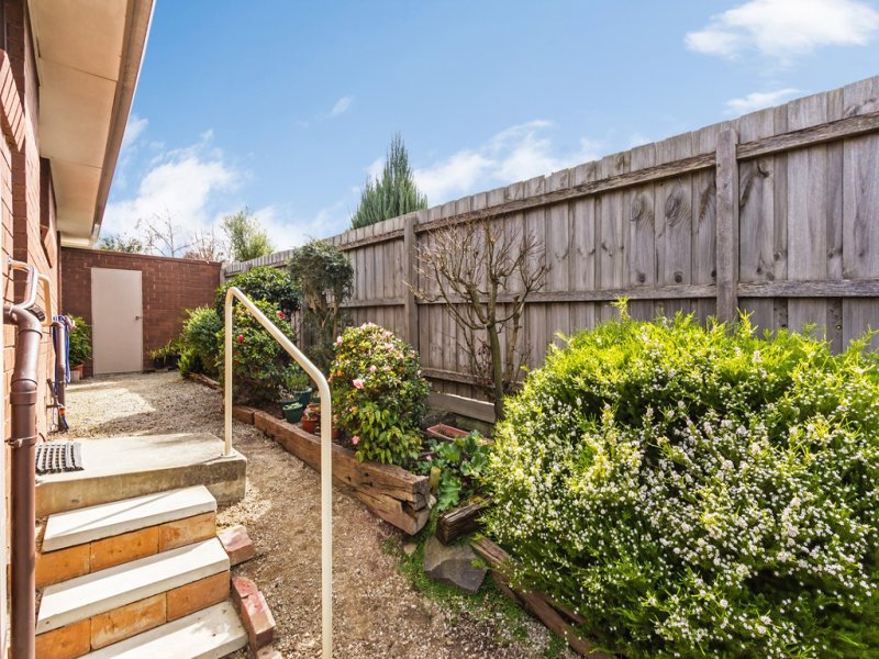 3/12 Florence Road, Surrey Hills image 6