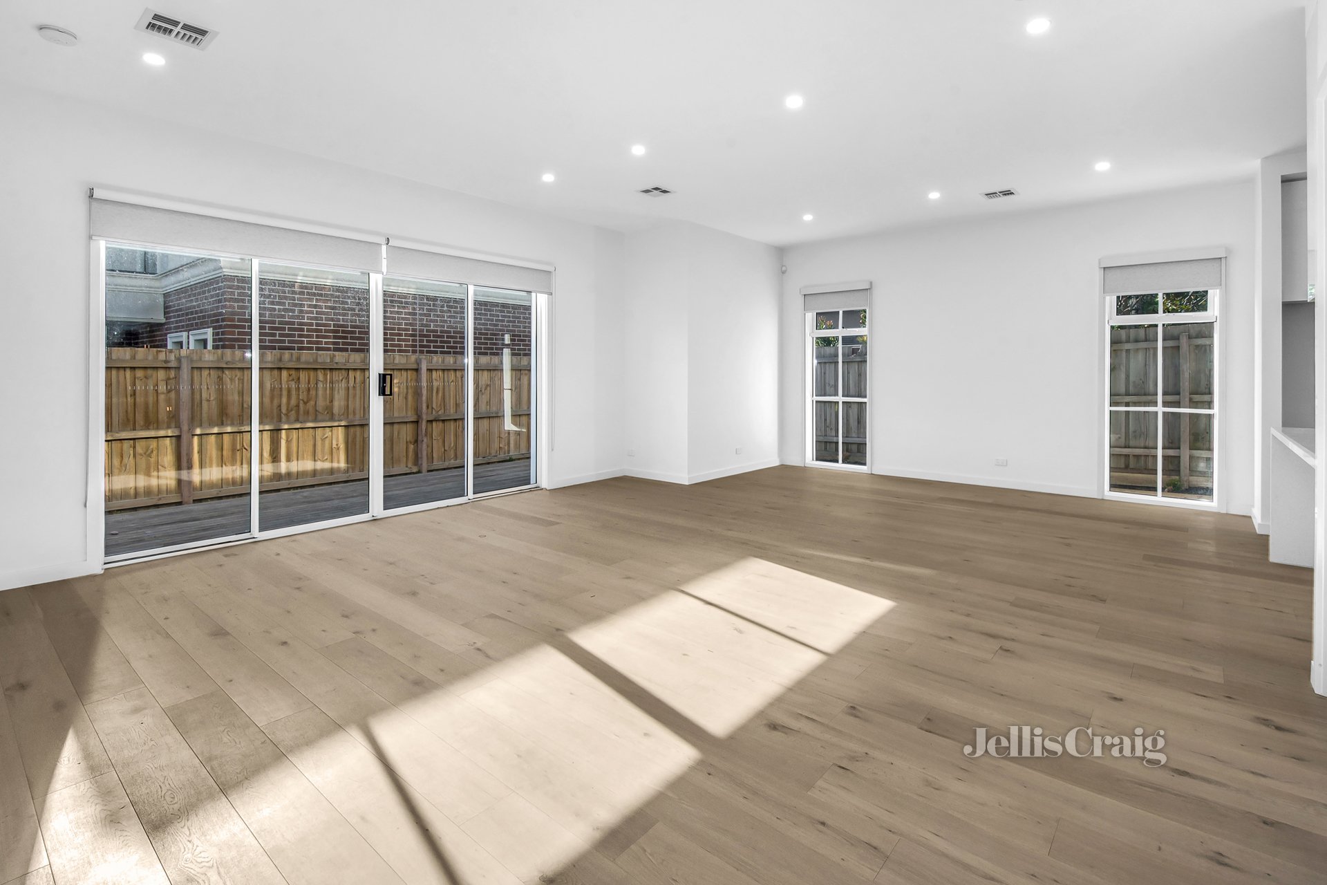 3/12 Greenwood Street, Burwood image 2