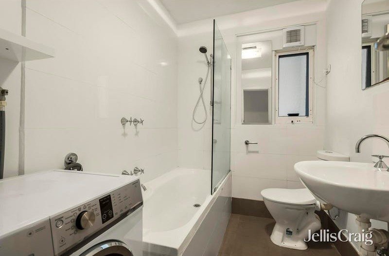3/122 Glen Huntly Road, Elwood image 10