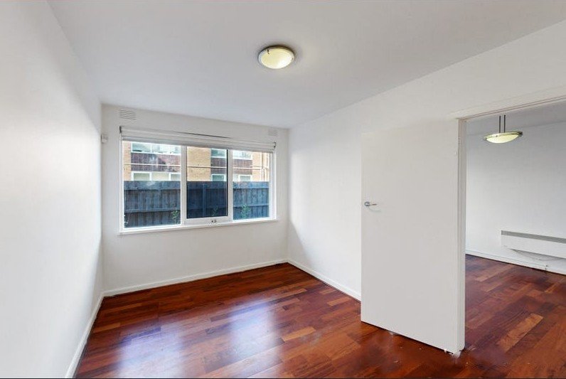 3/122 Glen Huntly Road, Elwood image 7