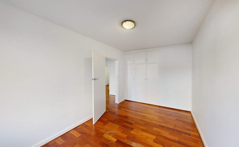 3/122 Glen Huntly Road, Elwood image 9