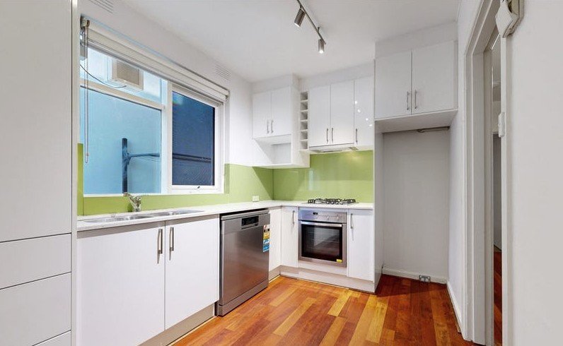 3/122 Glen Huntly Road, Elwood image 3