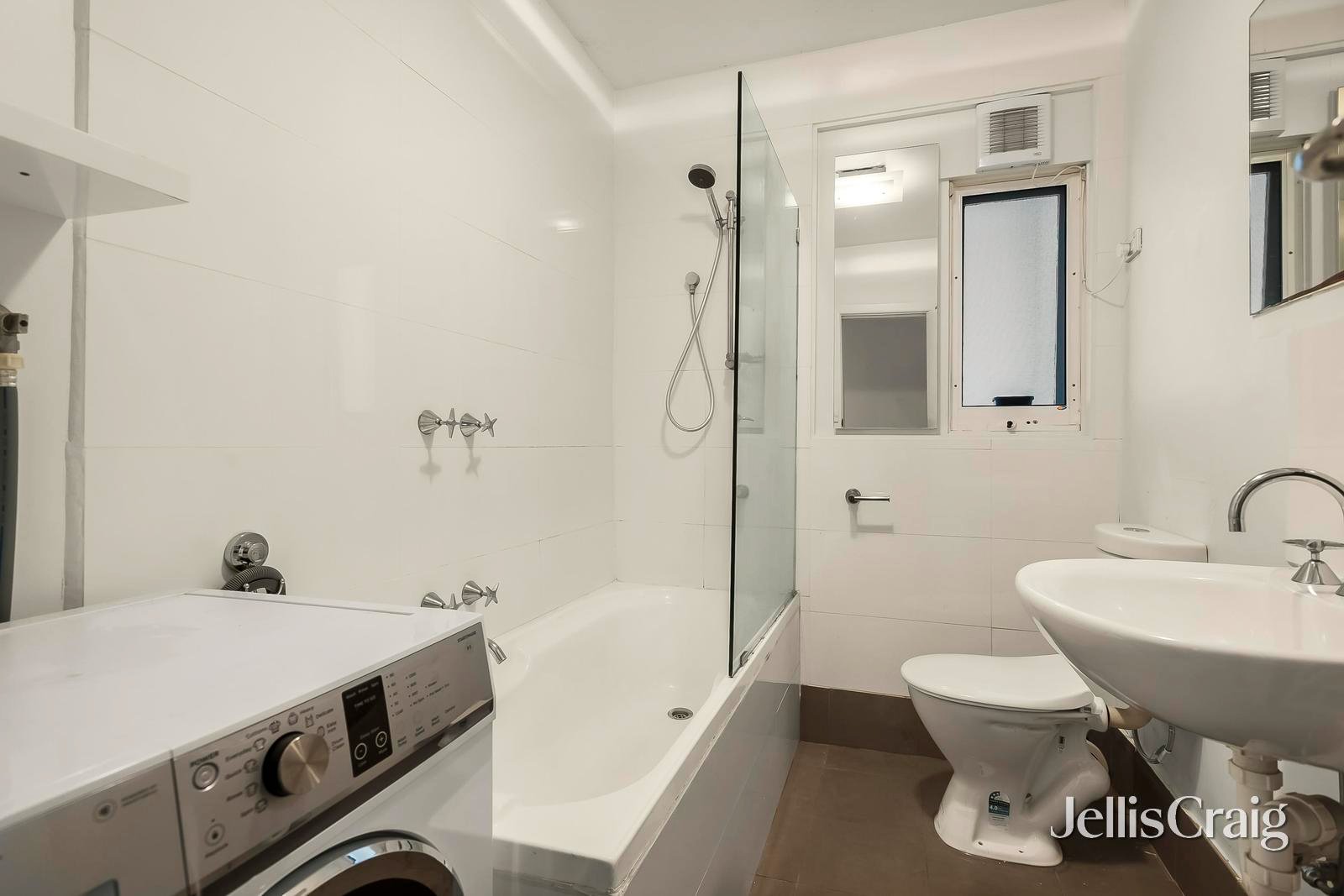 3/122 Glen Huntly Road, Elwood image 5