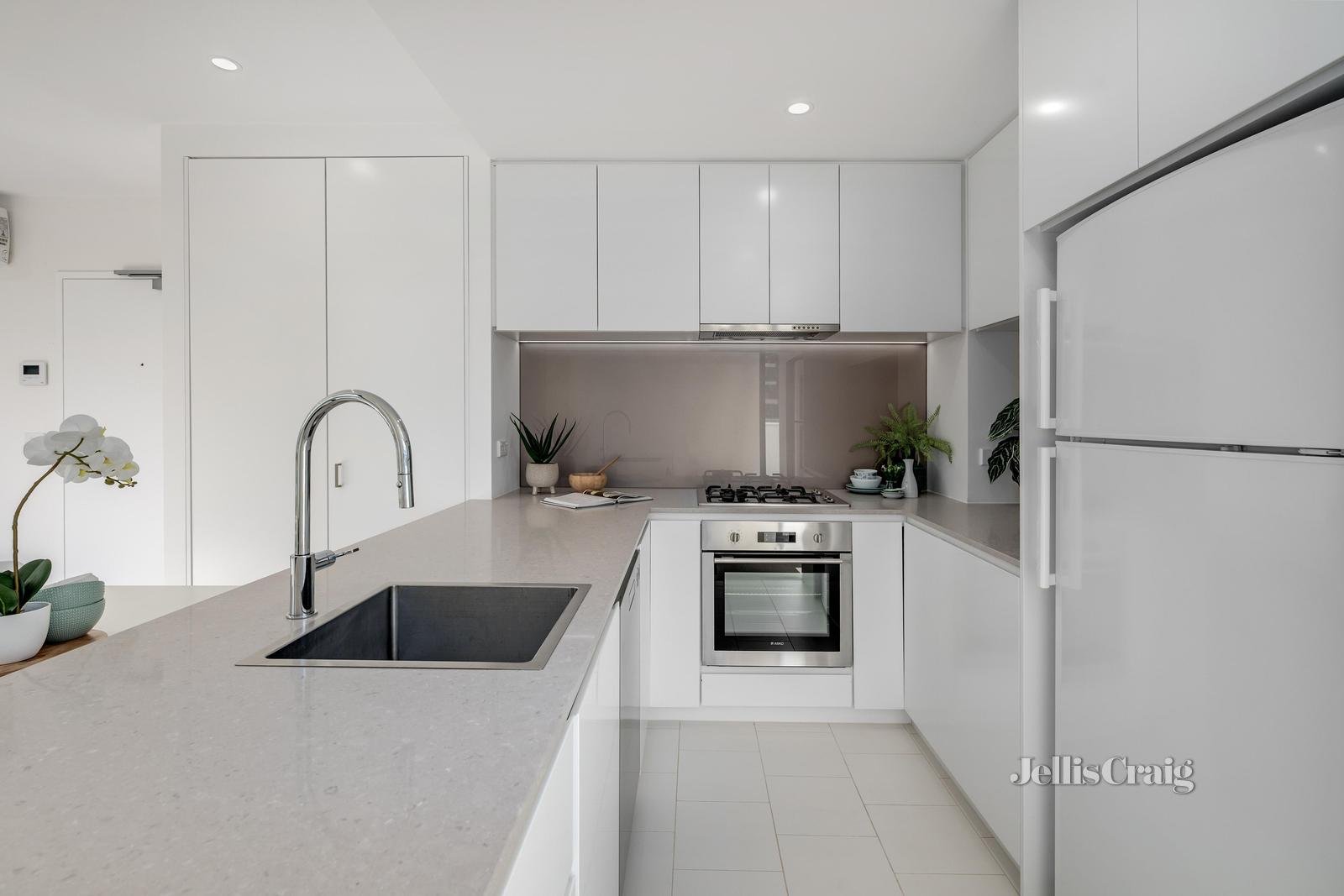 312/251 Canterbury Road, Forest Hill image 3