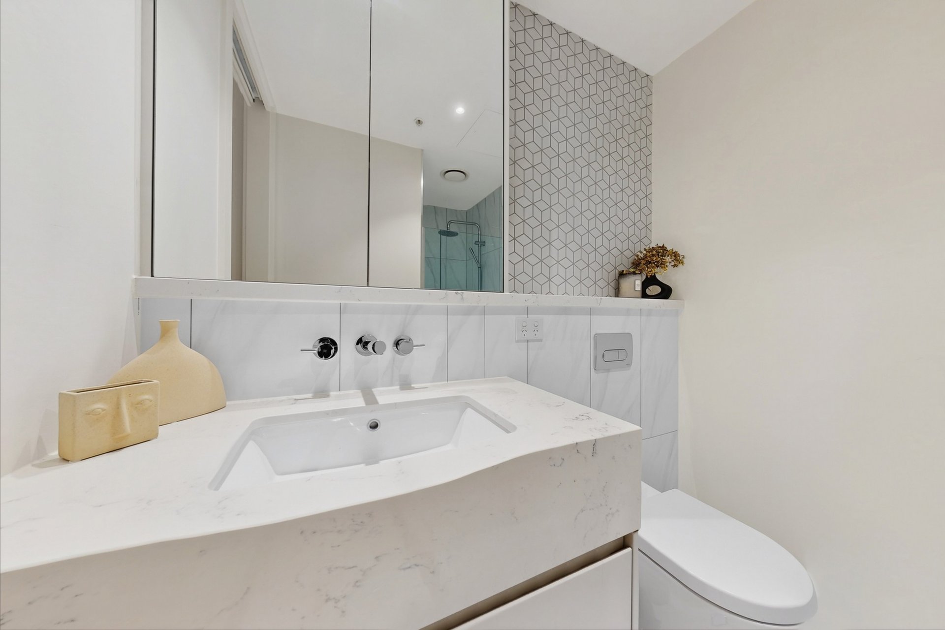 3/1228 Malvern Road, Malvern image 9