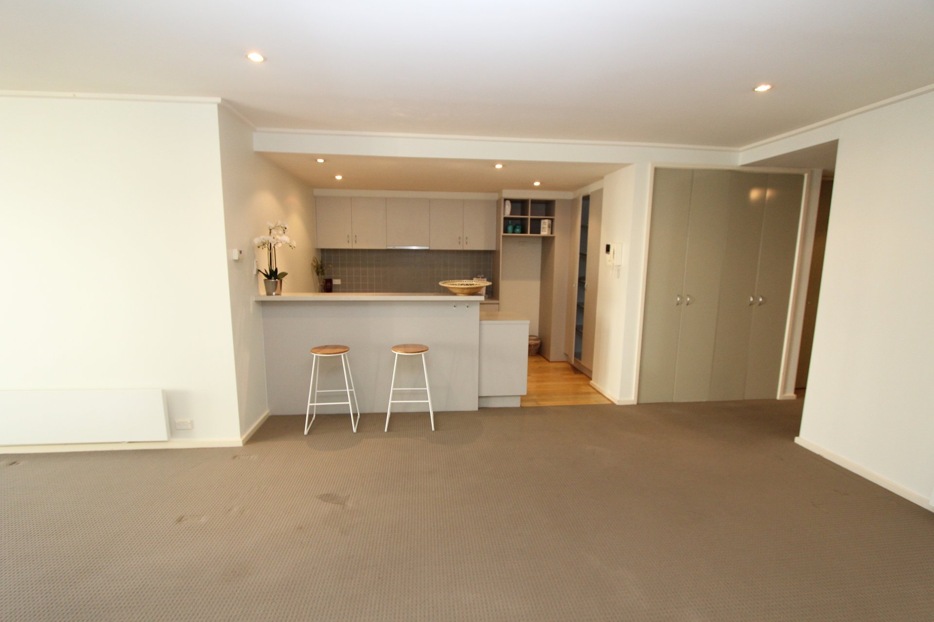Property Gallery Thumbnail 3