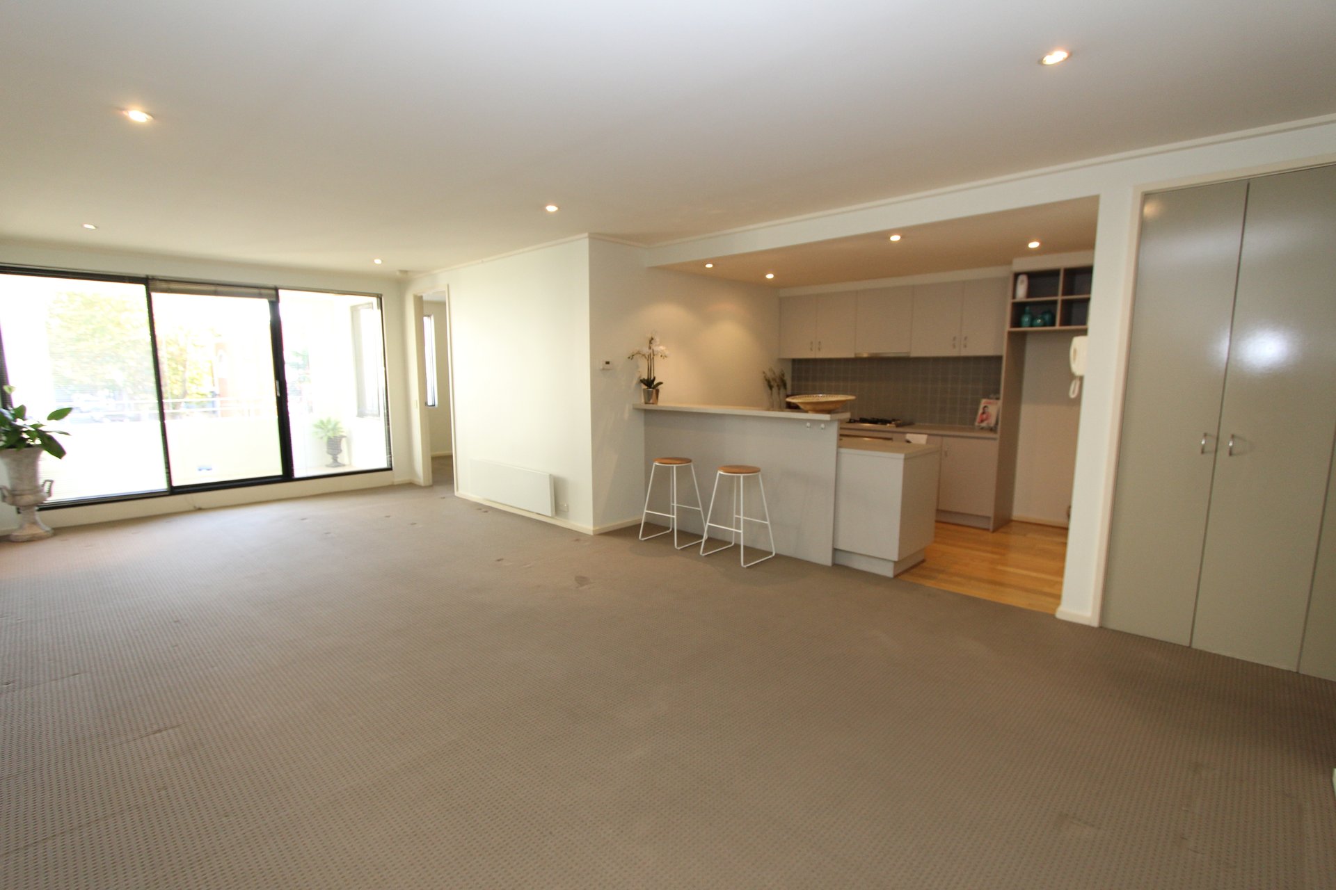 Property Gallery Thumbnail 4