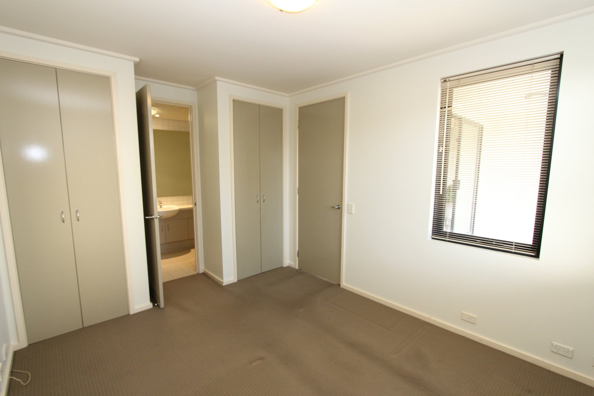 Property Gallery Thumbnail 10
