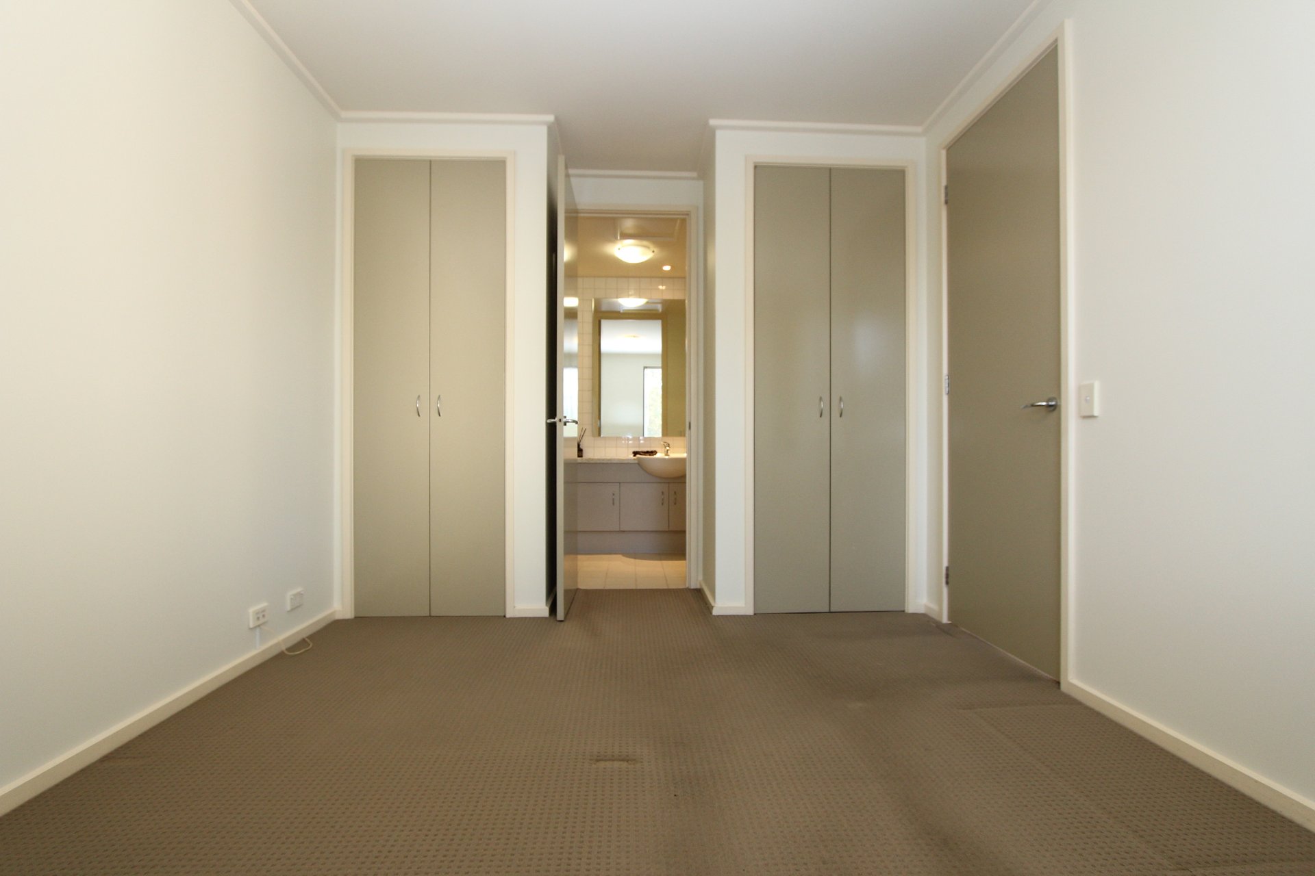 Property Gallery Thumbnail 11