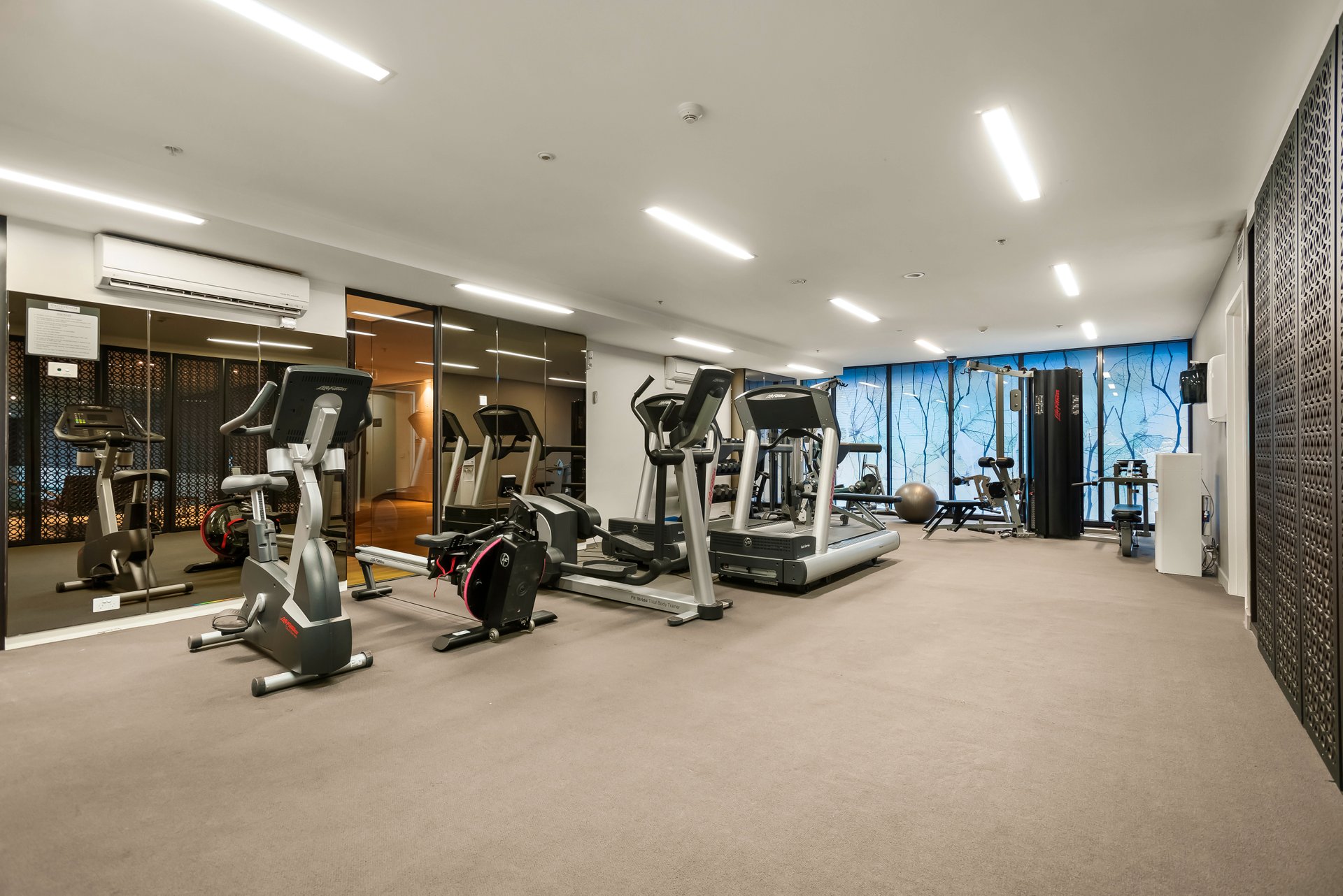 Property Gallery Thumbnail 9