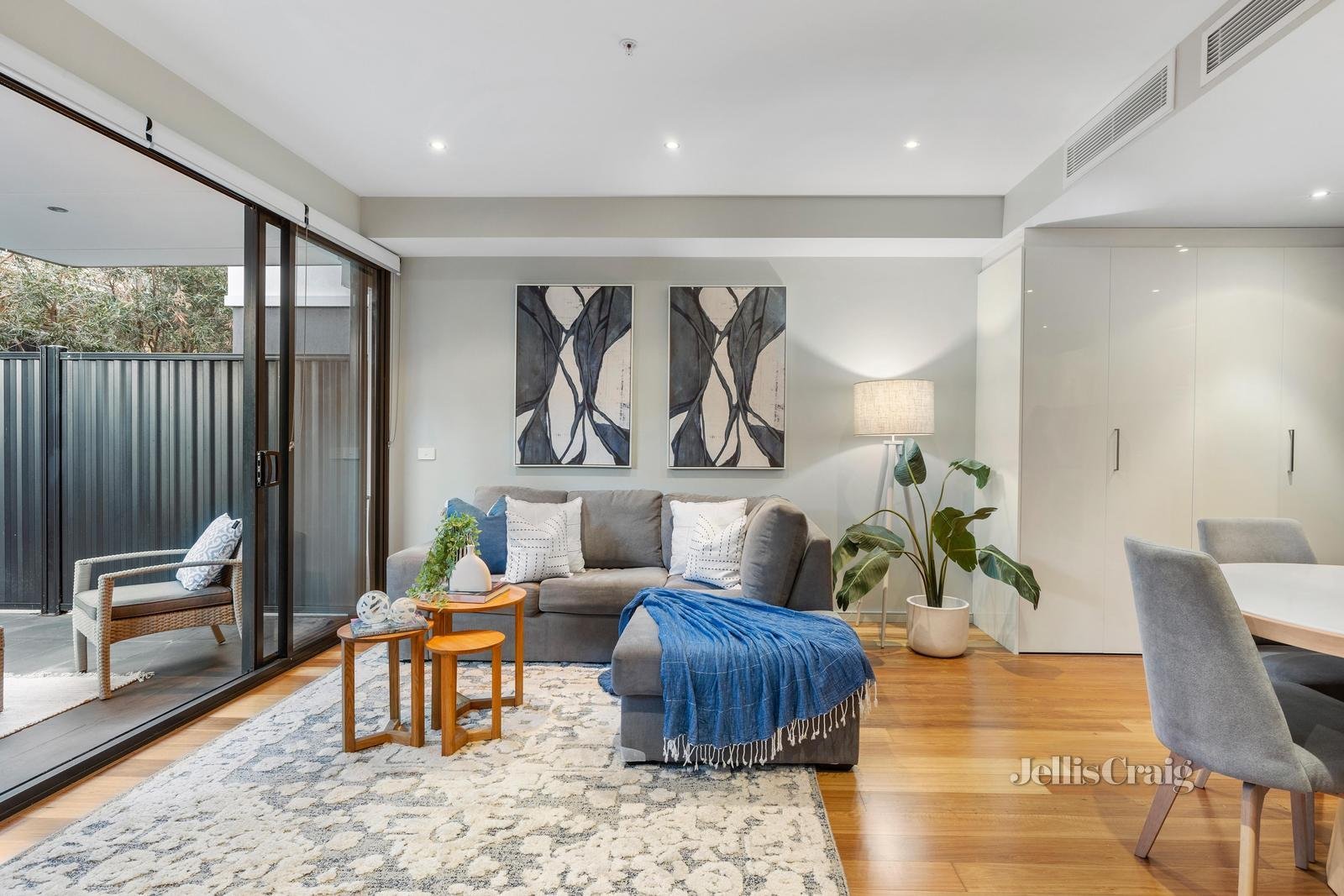 3/126 Centre Road, Brighton East image 3