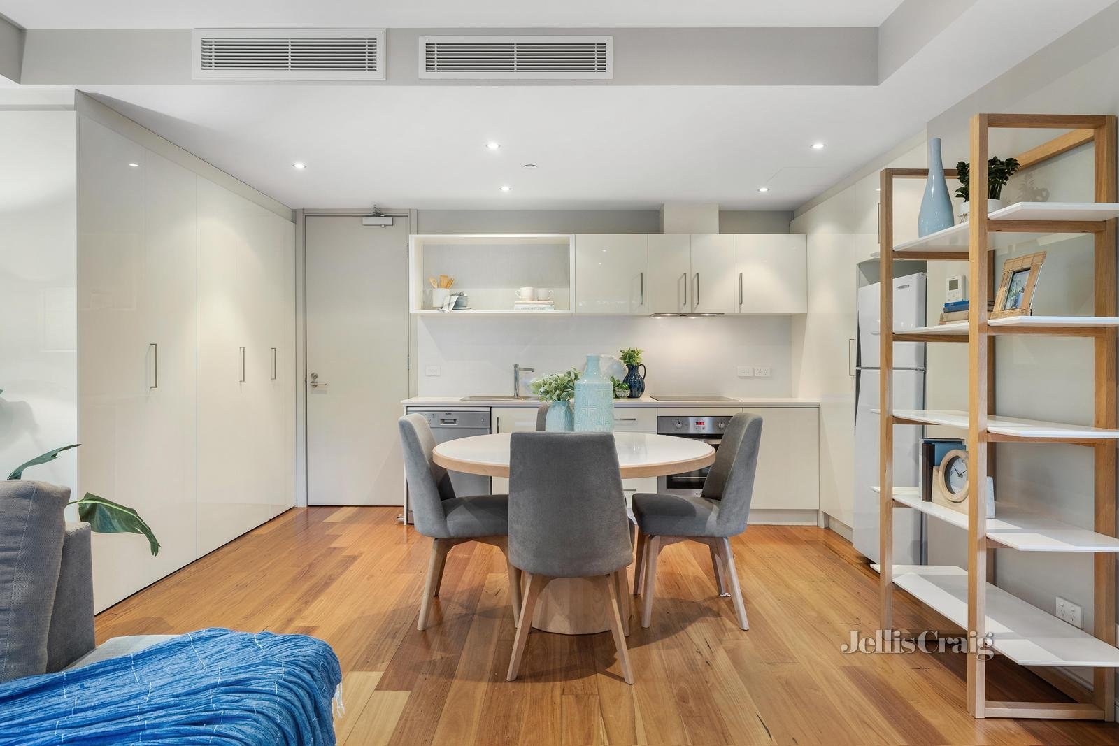 3/126 Centre Road, Brighton East image 5