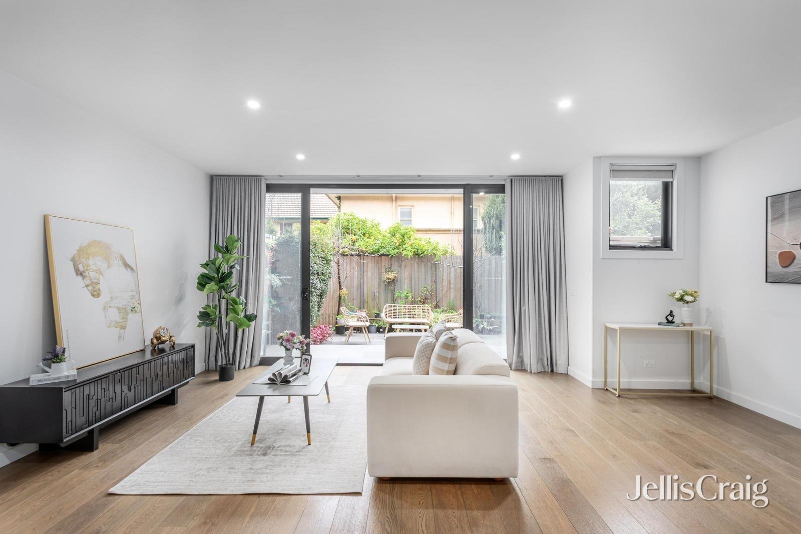3/1289 Burke Road, Kew image 2