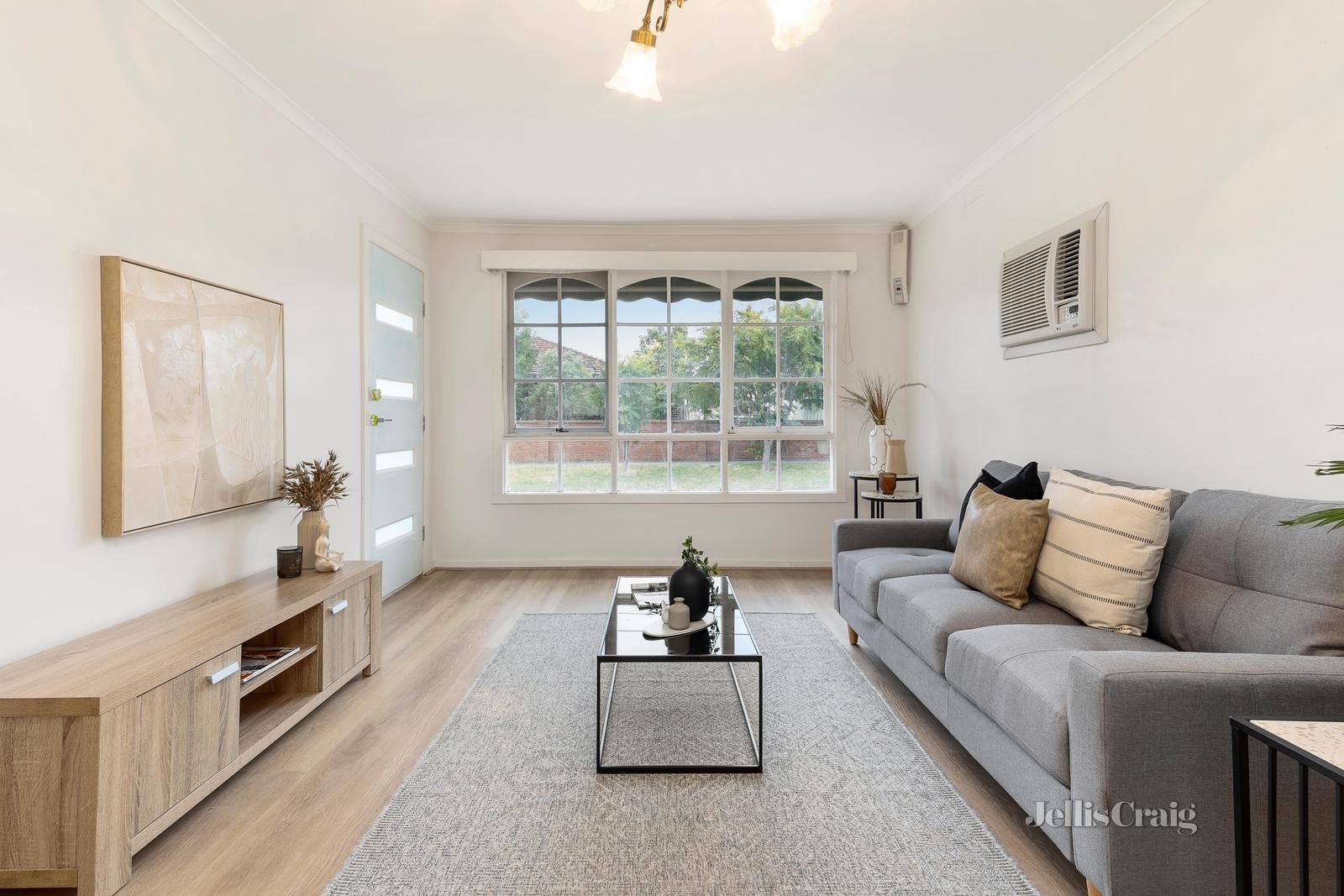 3/13 Albenca Street, Mentone image 3