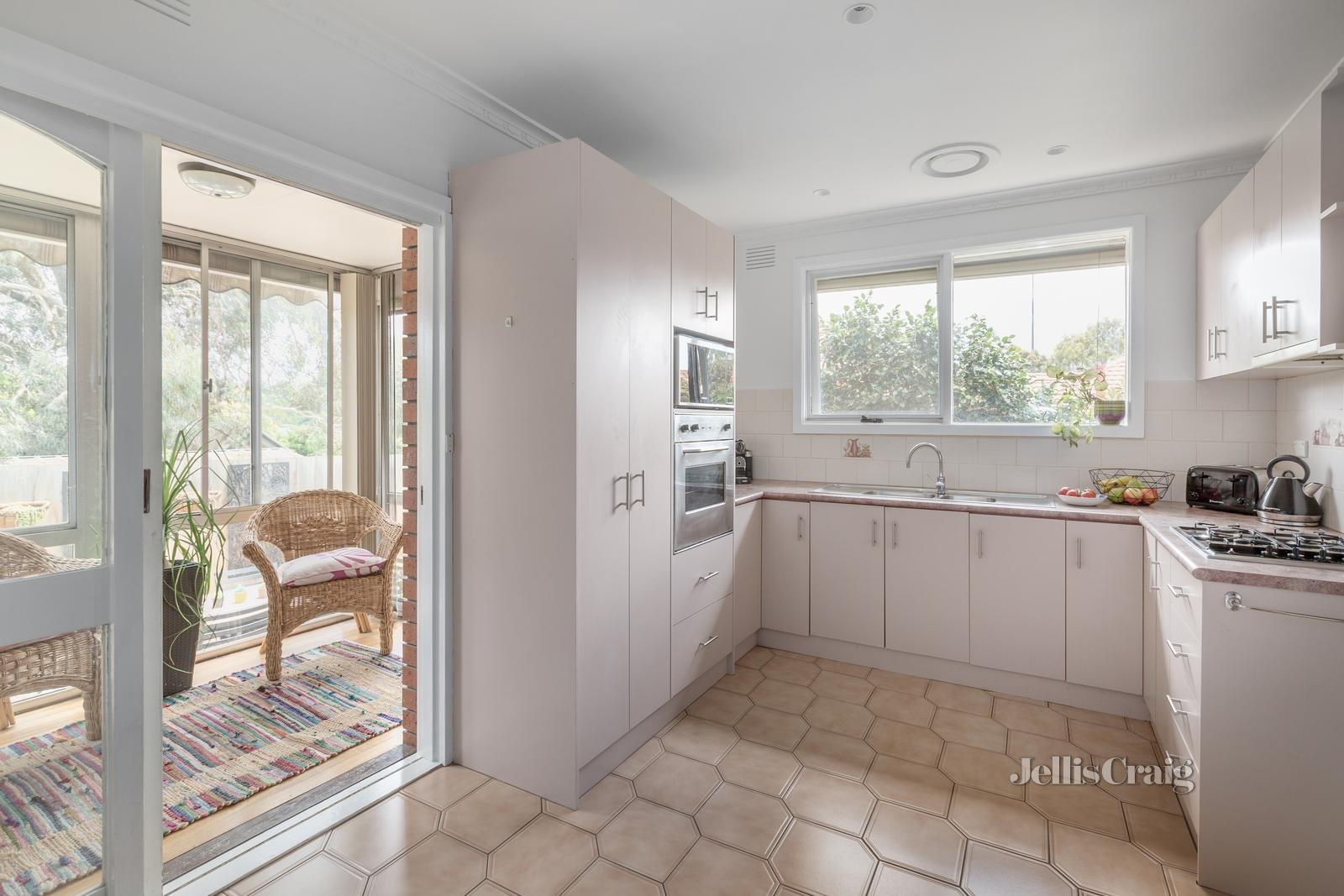 3/13 Callanish Road, Camberwell image 4