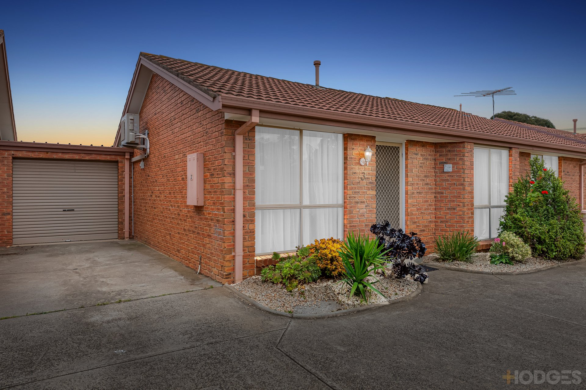 3 / 13 Deutgam Street Werribee