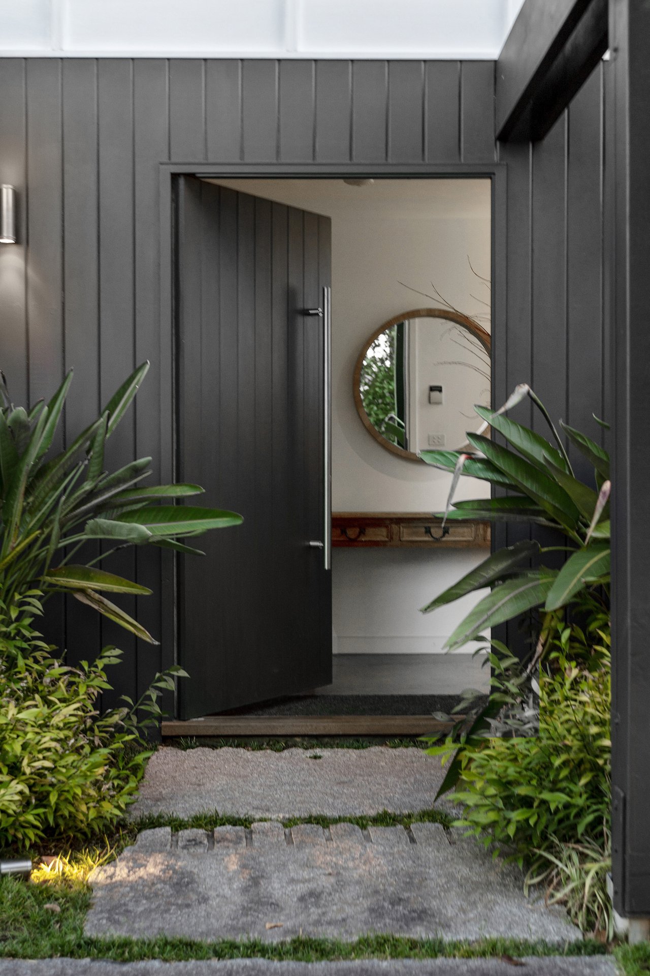 313 Gallaghers Road, Glen Waverley image 2