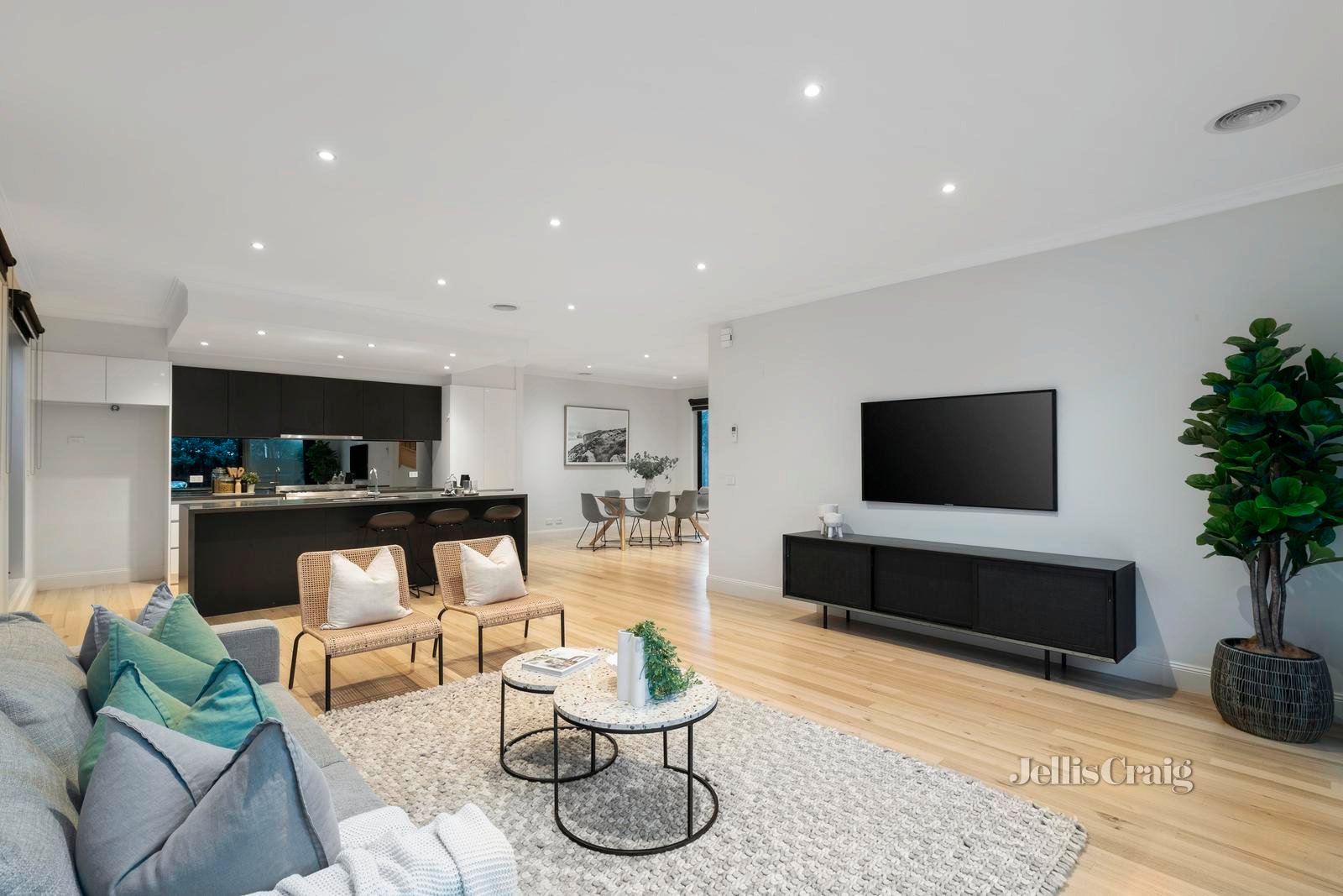 3/13 Hiscock Street, Chadstone image 3