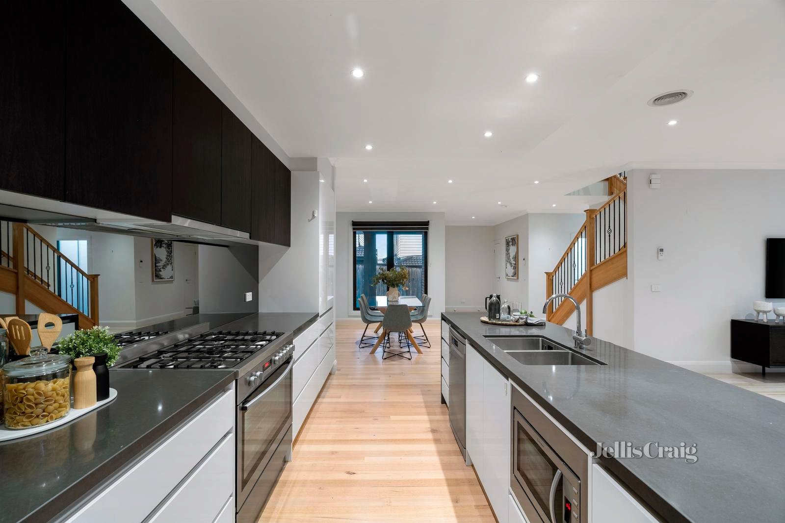3/13 Hiscock Street, Chadstone image 4