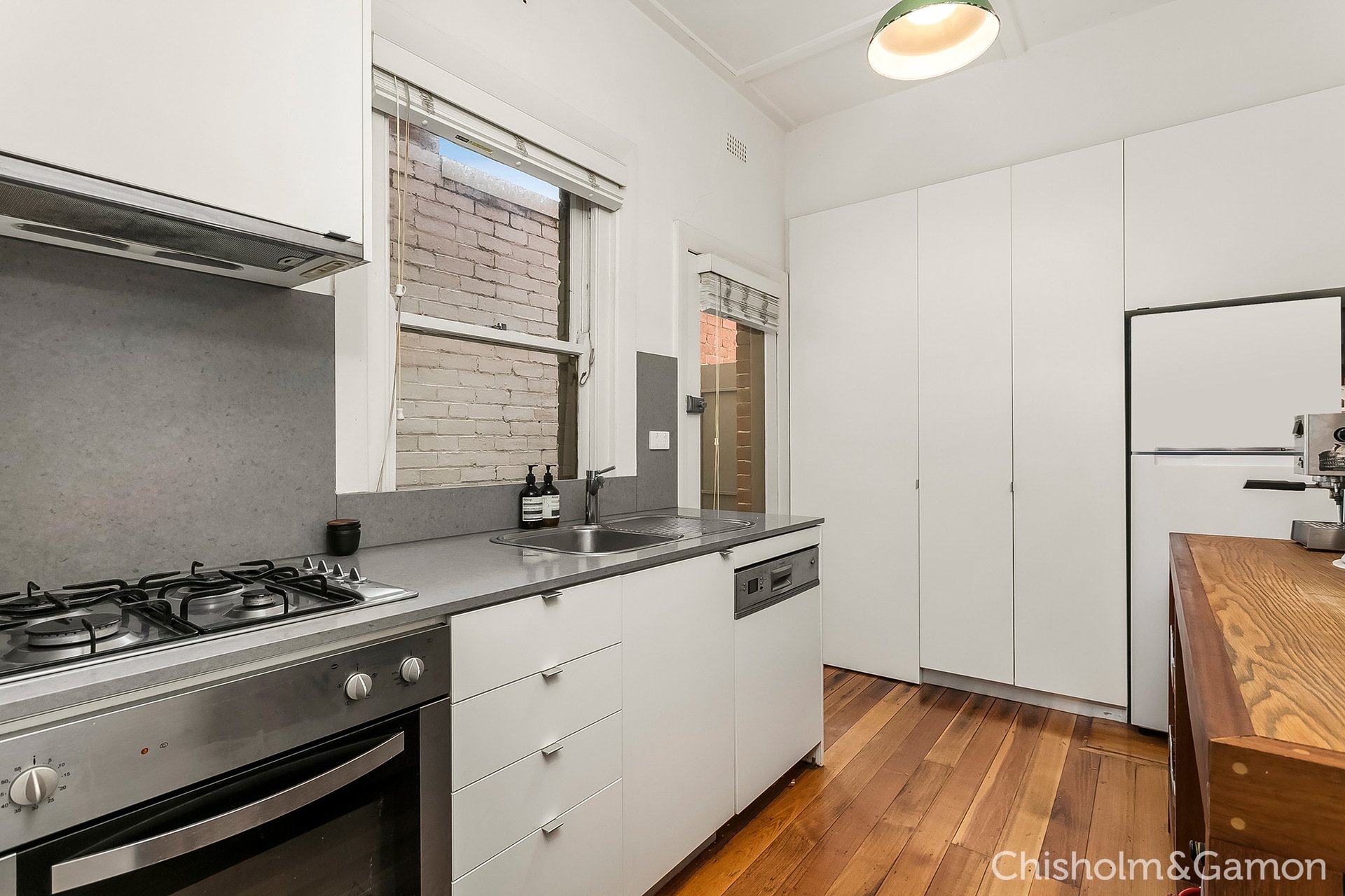 3/13 Loch Street, St Kilda West image 2