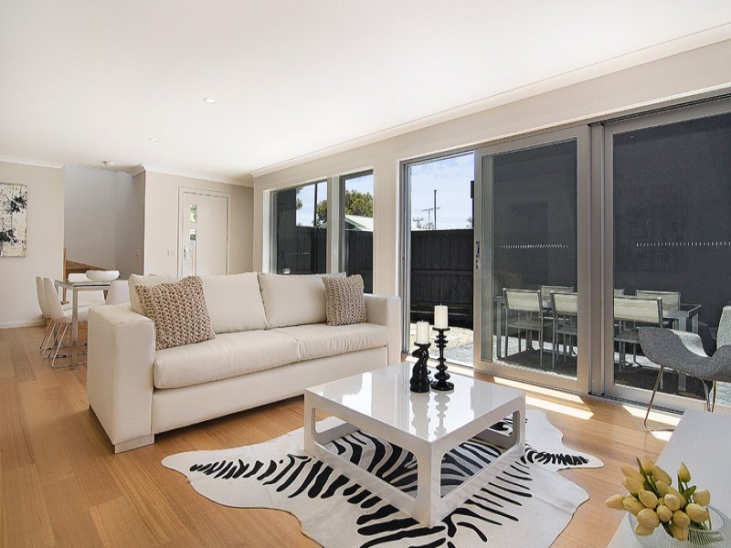 3/13 Mary Street, Spotswood image 2