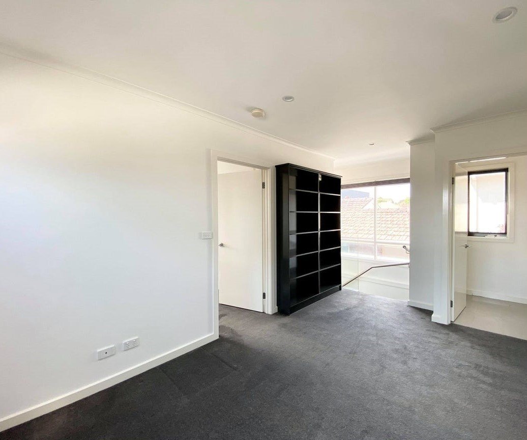 3 / 13 Neerim Road  Caulfield