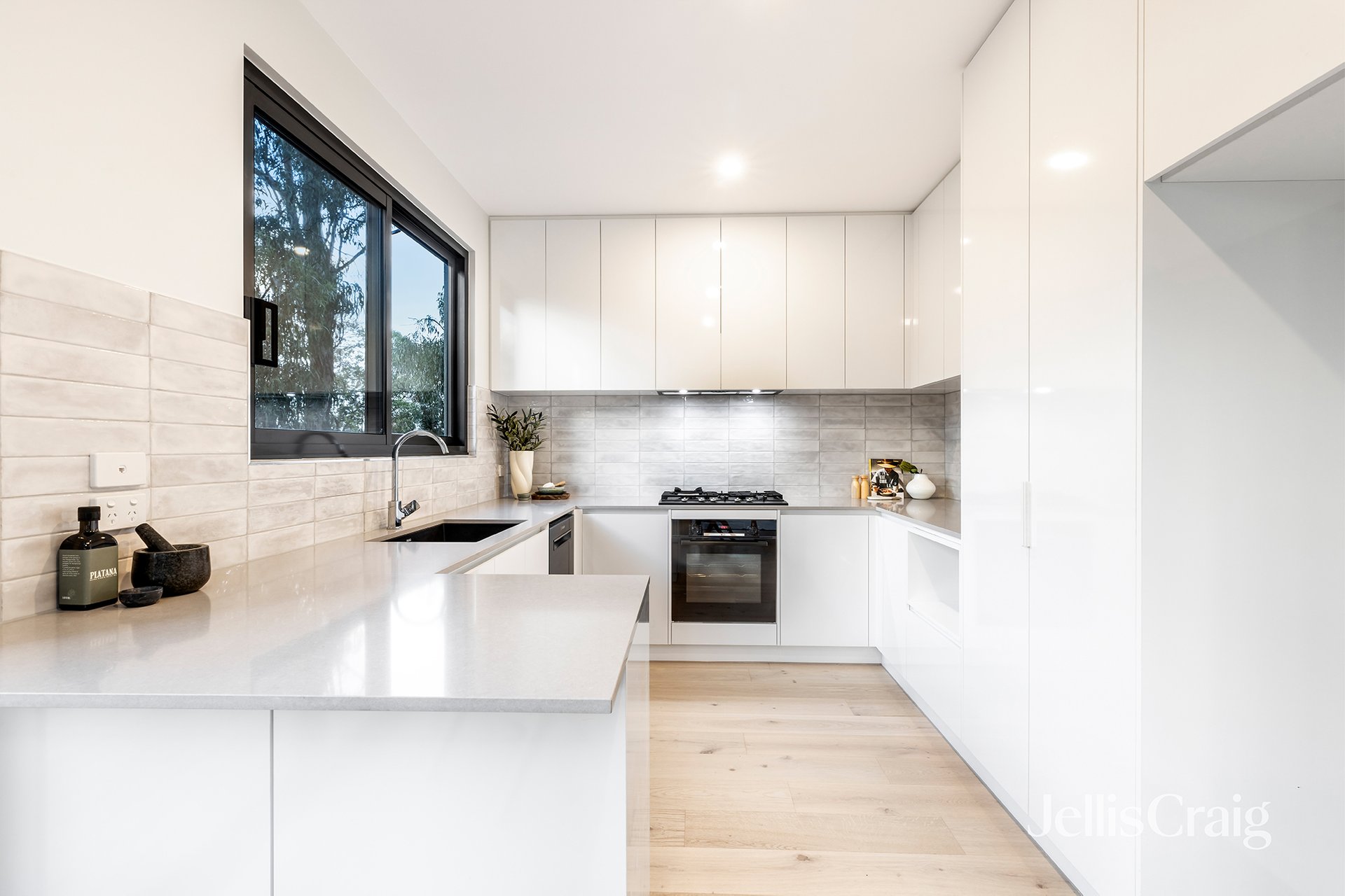 3/13 Piper Crescent, Eltham image 2