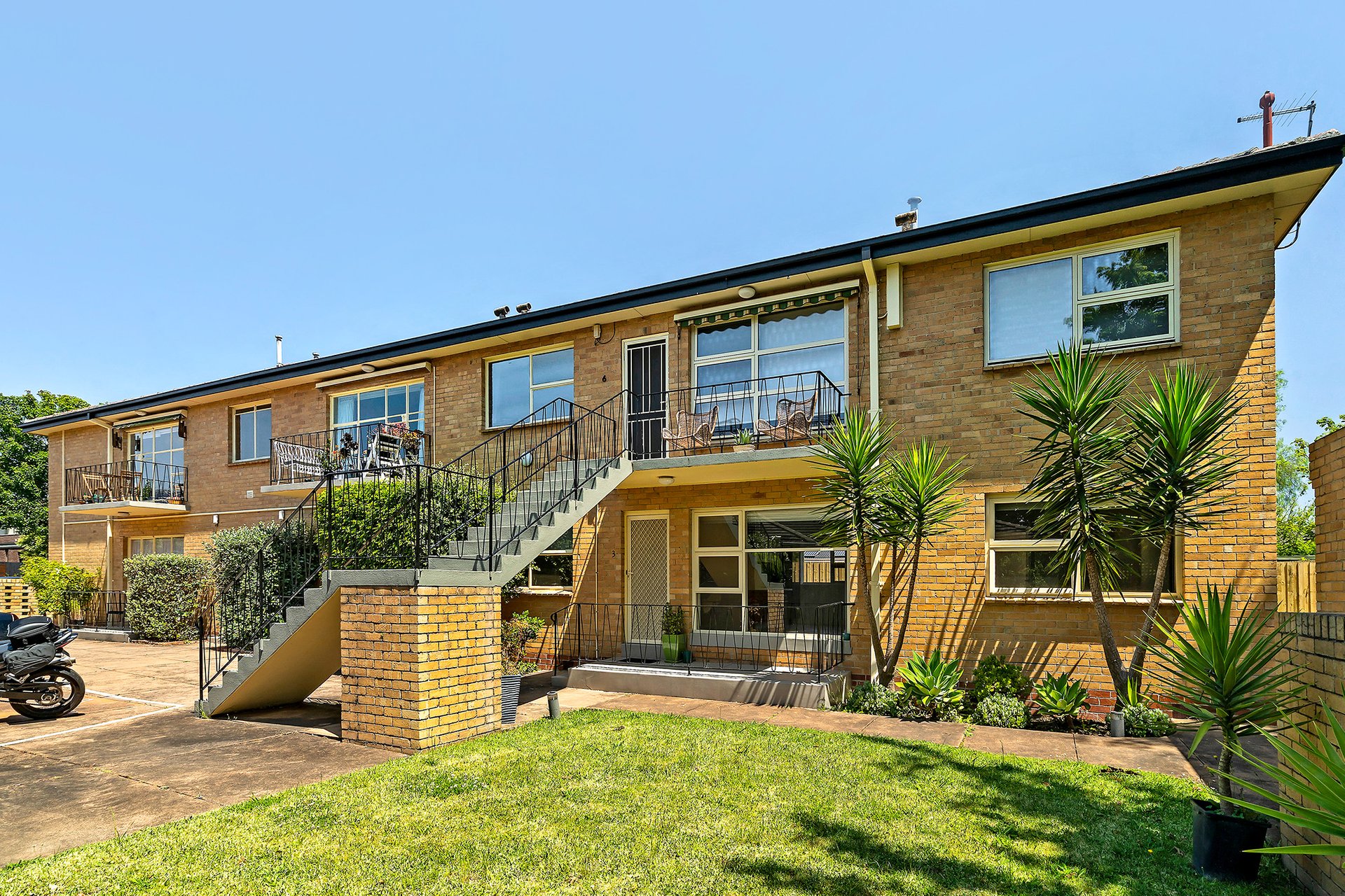3/13 Scheele Street, Surrey Hills image 1