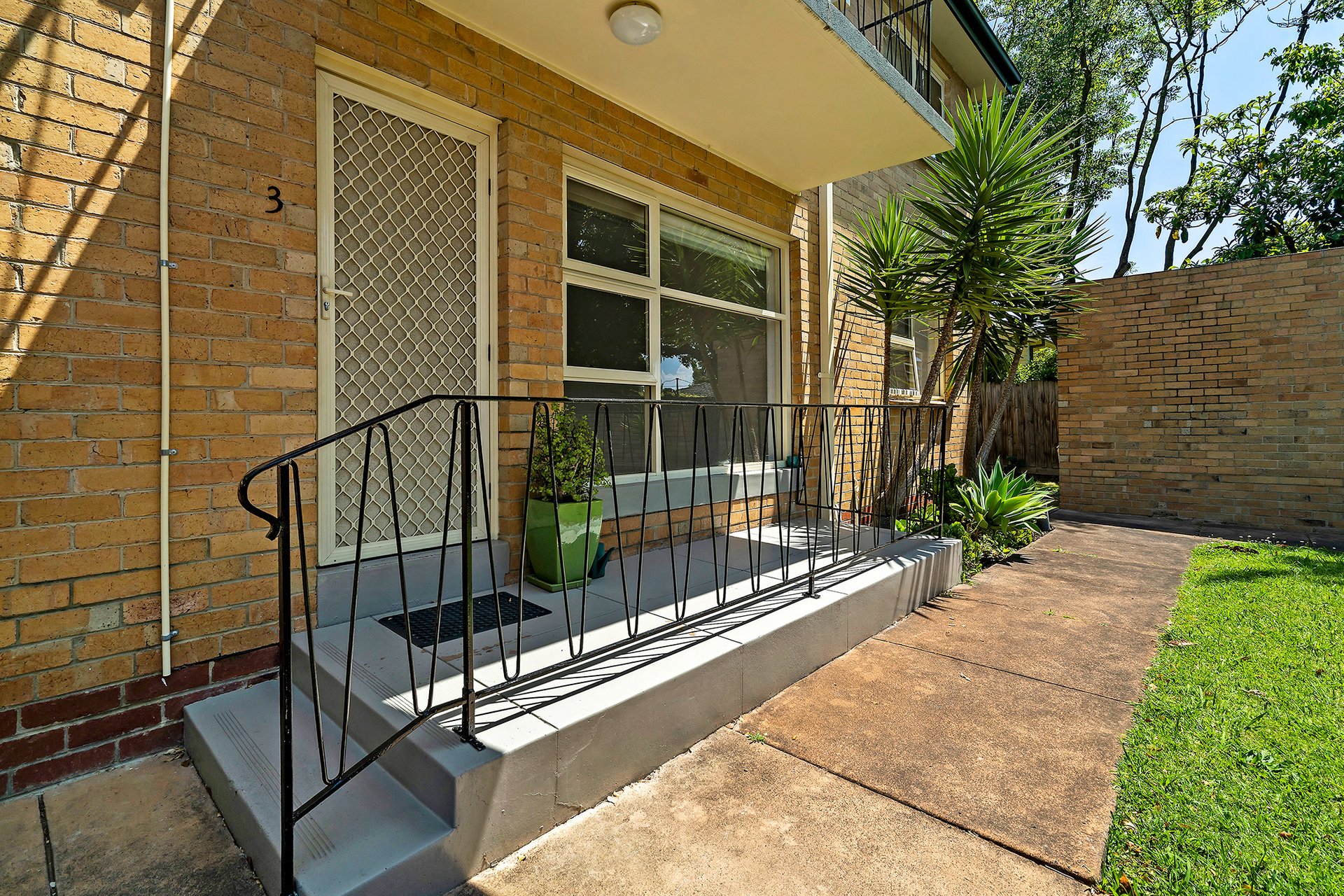 3/13 Scheele Street, Surrey Hills image 2