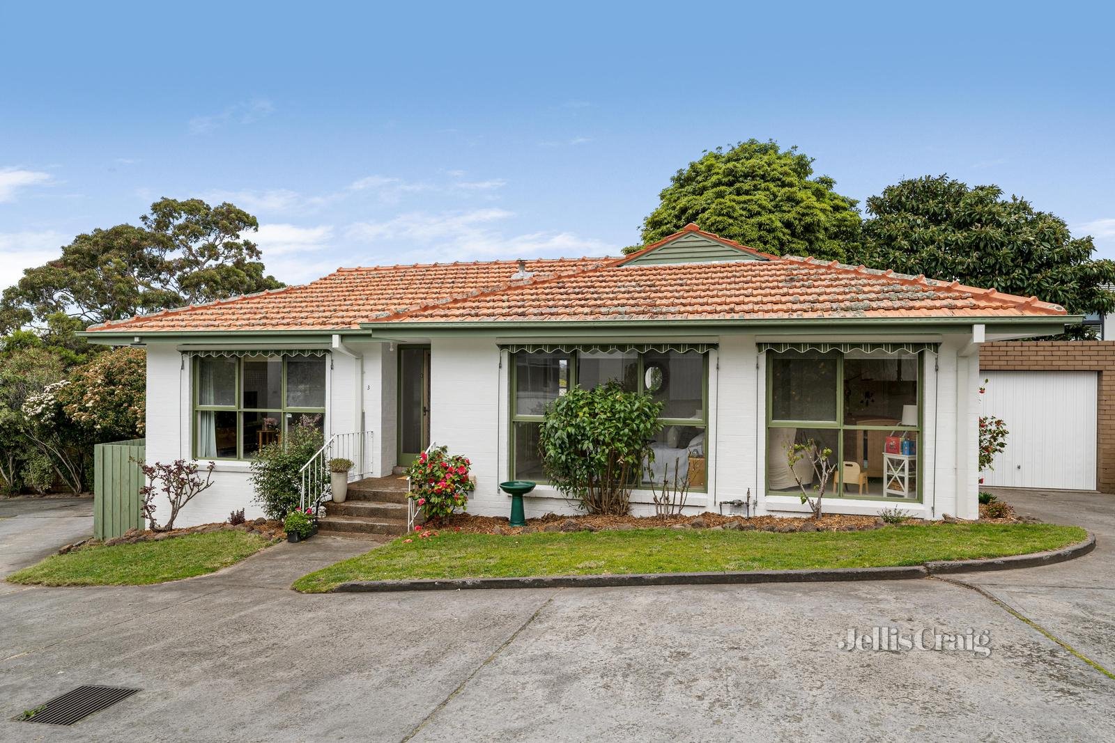 3/13 St Johns Wood Road, Mount Waverley image 1