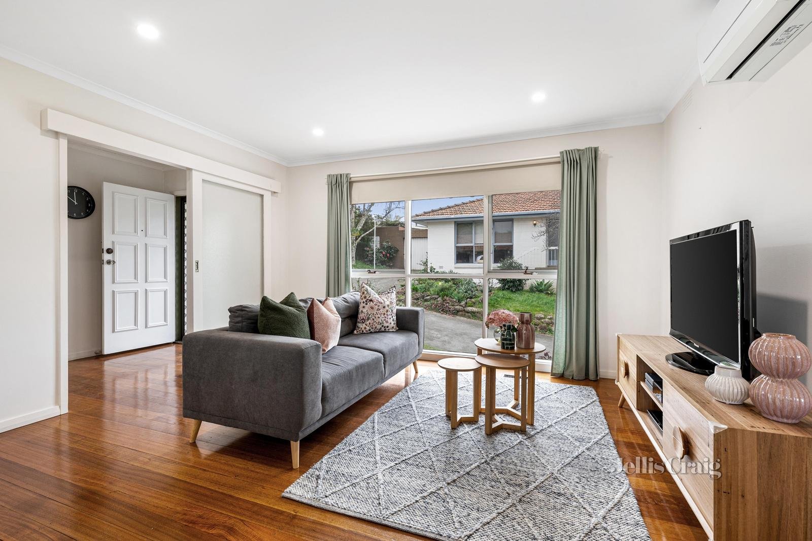 3/13 St Johns Wood Road, Mount Waverley image 2