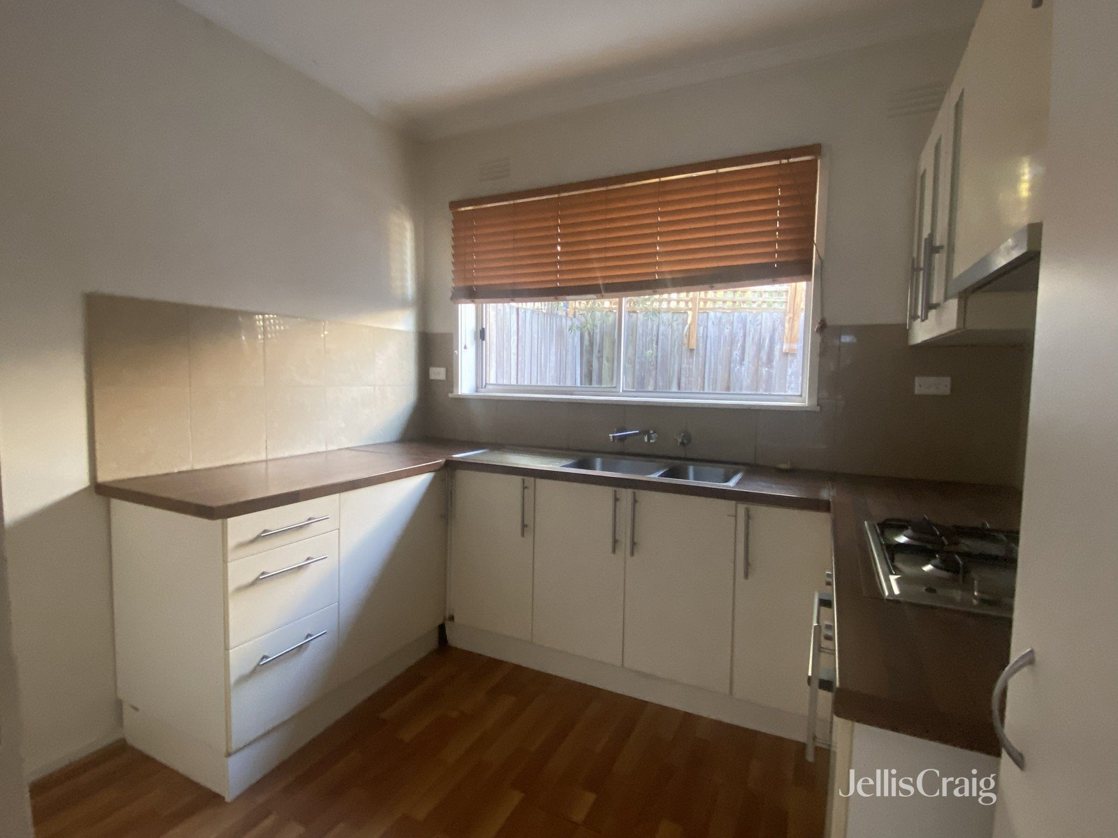 3/13 Strettle Street, Thornbury image 2