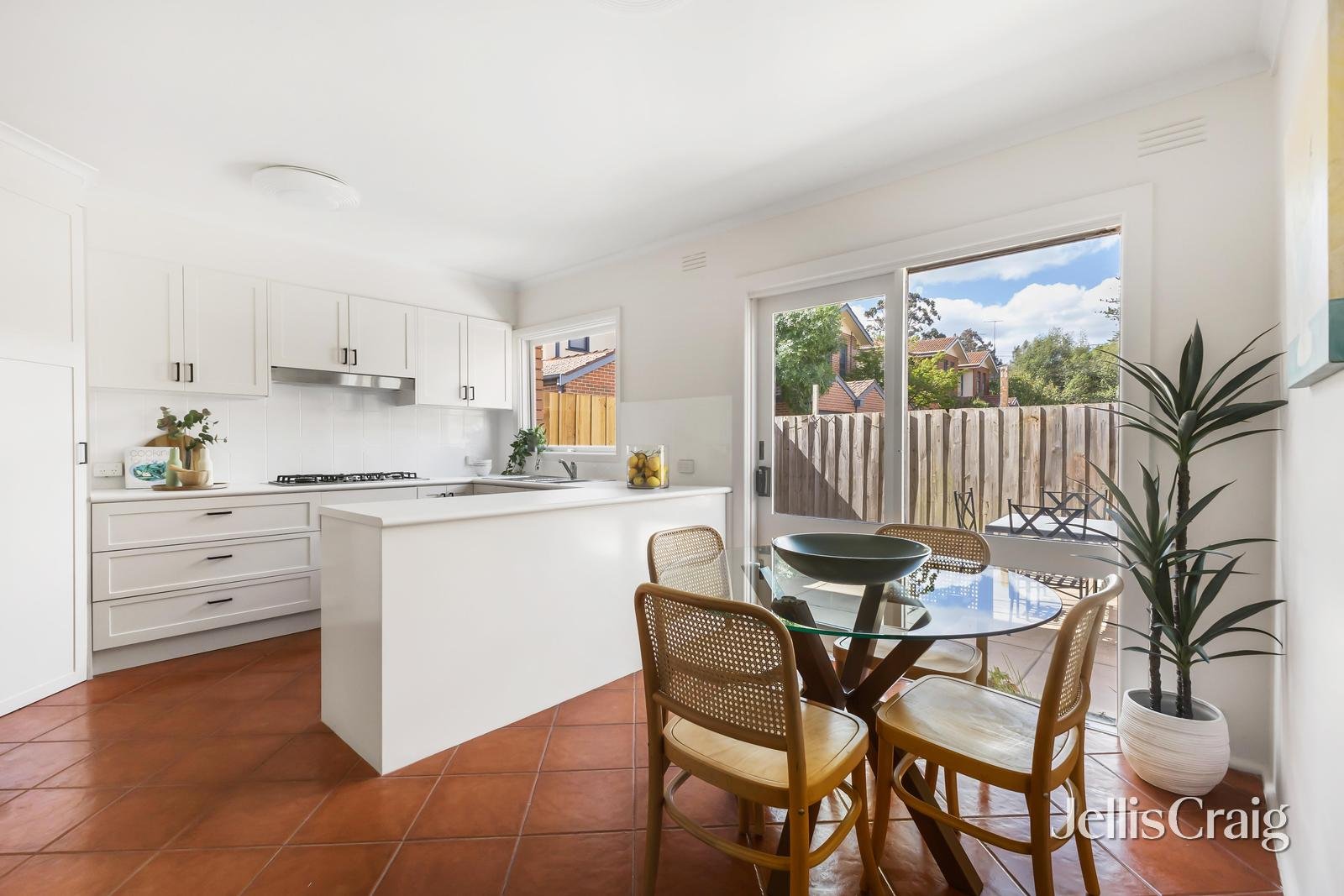 3/131 Locksley Road, Eaglemont image 4