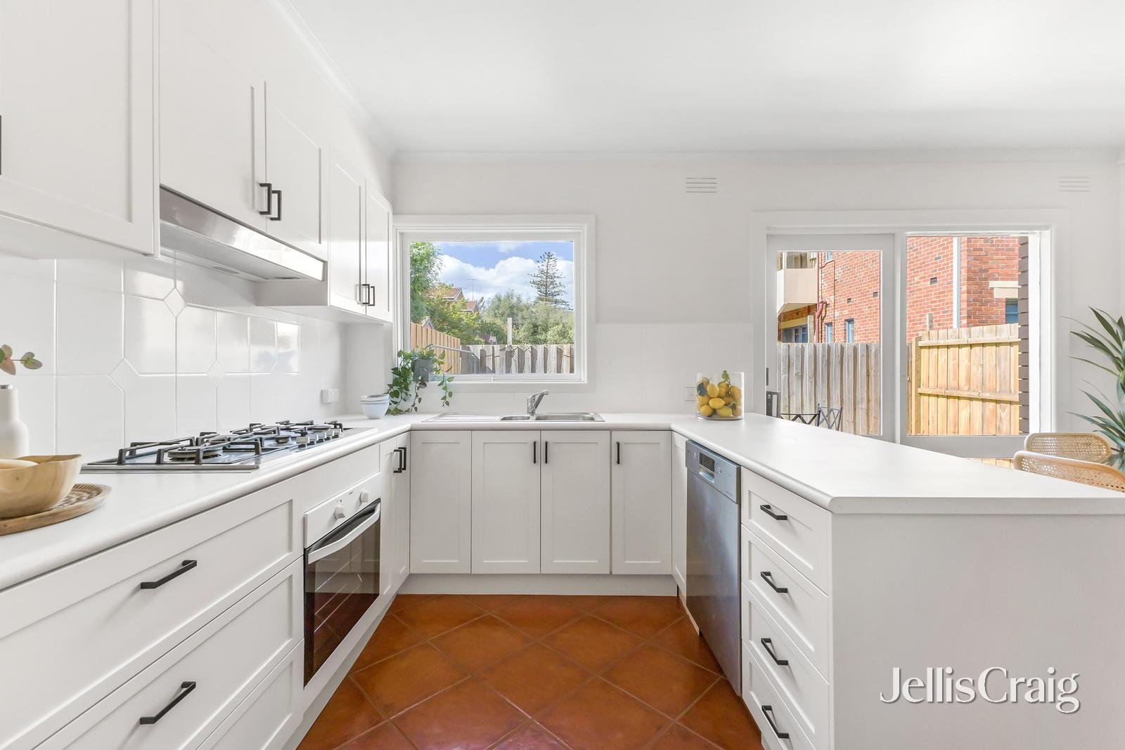 3/131 Locksley Road, Eaglemont image 5