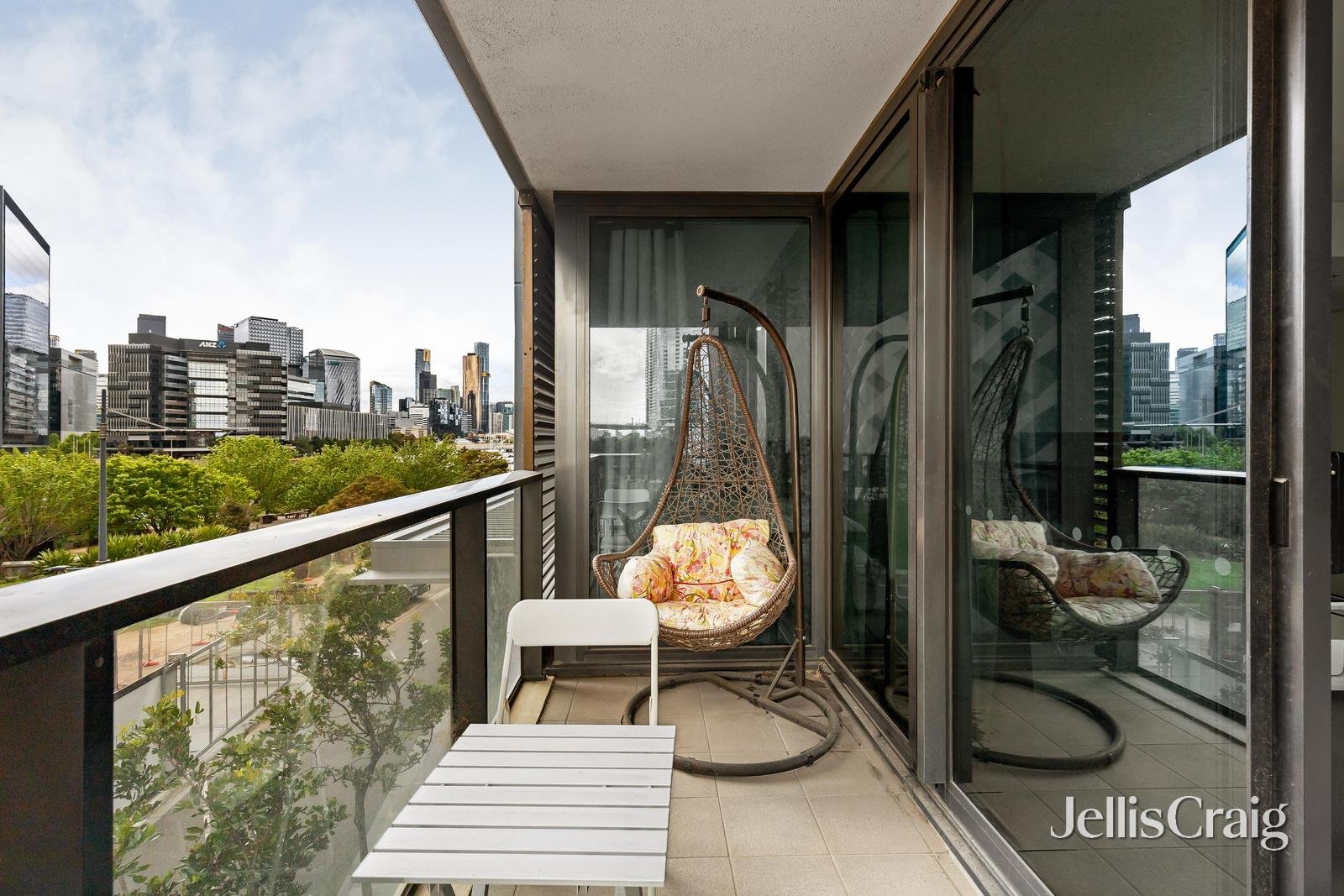 313/13 Point Park Crescent, Docklands image 3