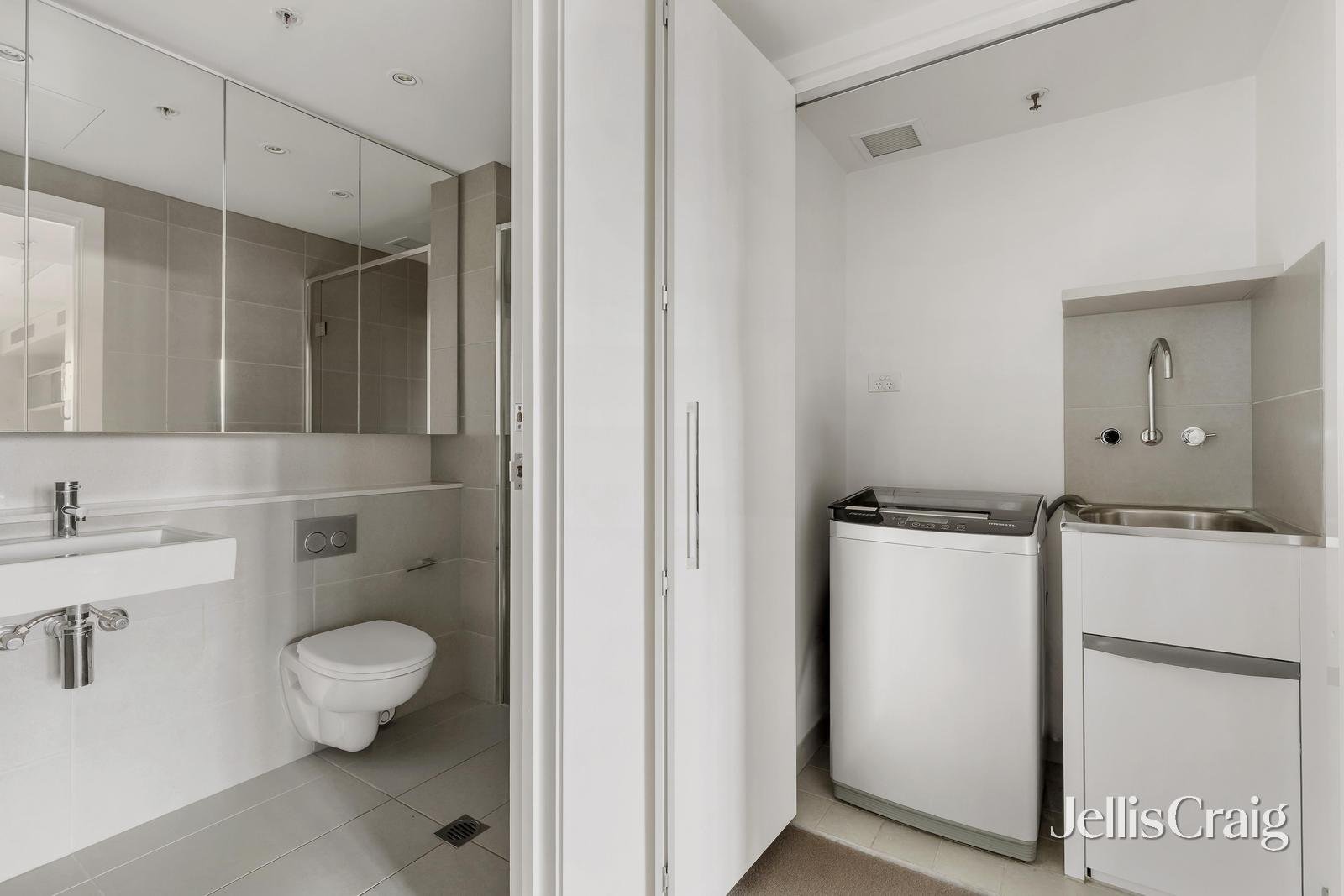 313/13 Point Park Crescent, Docklands image 6