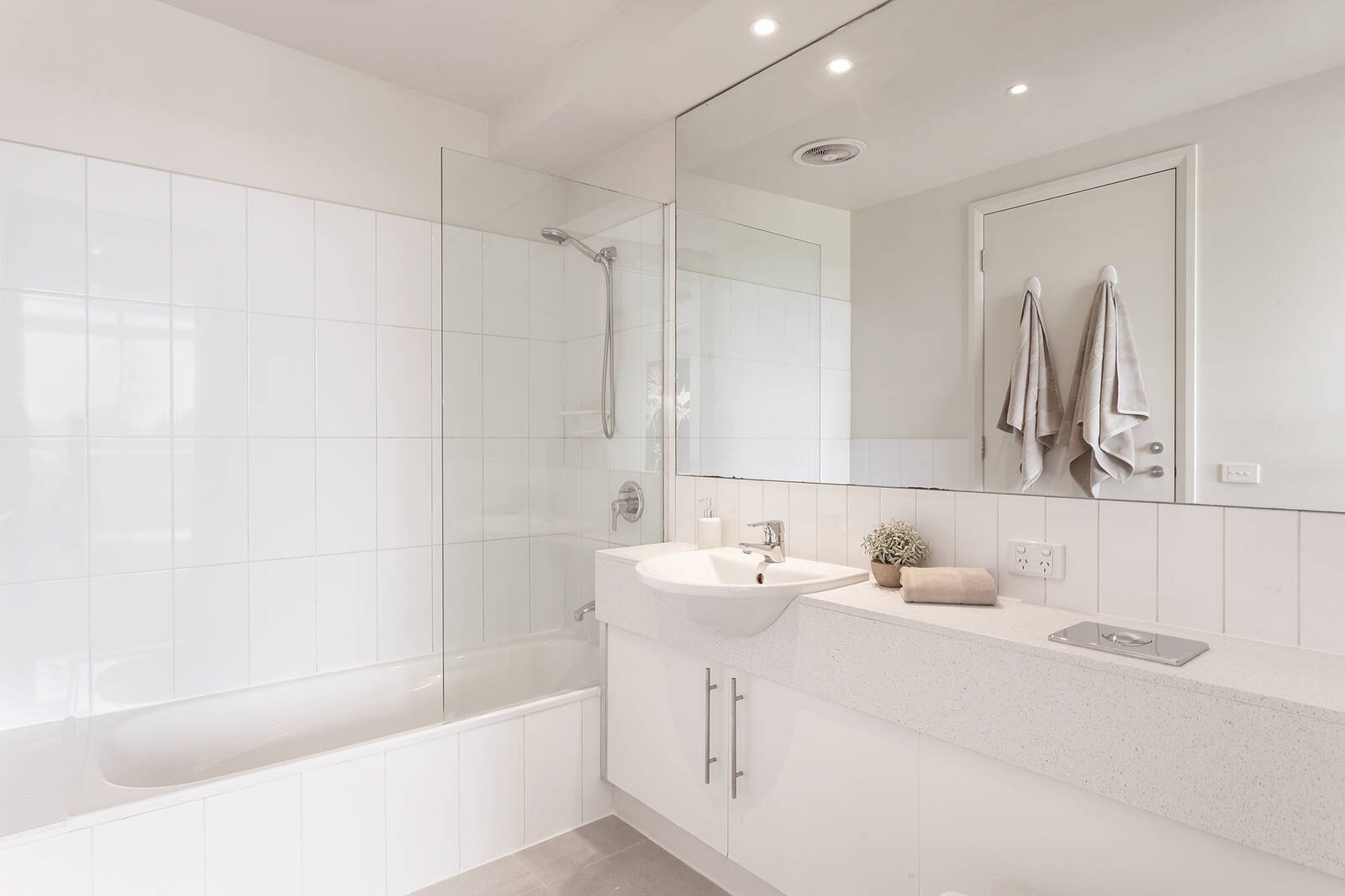 Property Gallery Thumbnail 14