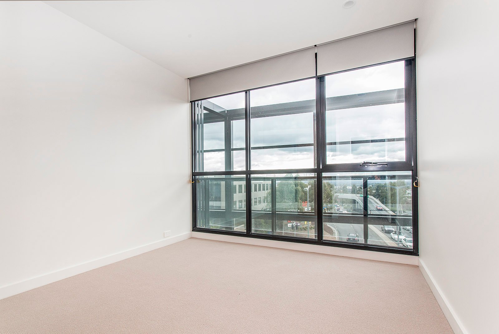 Property Gallery Thumbnail 6