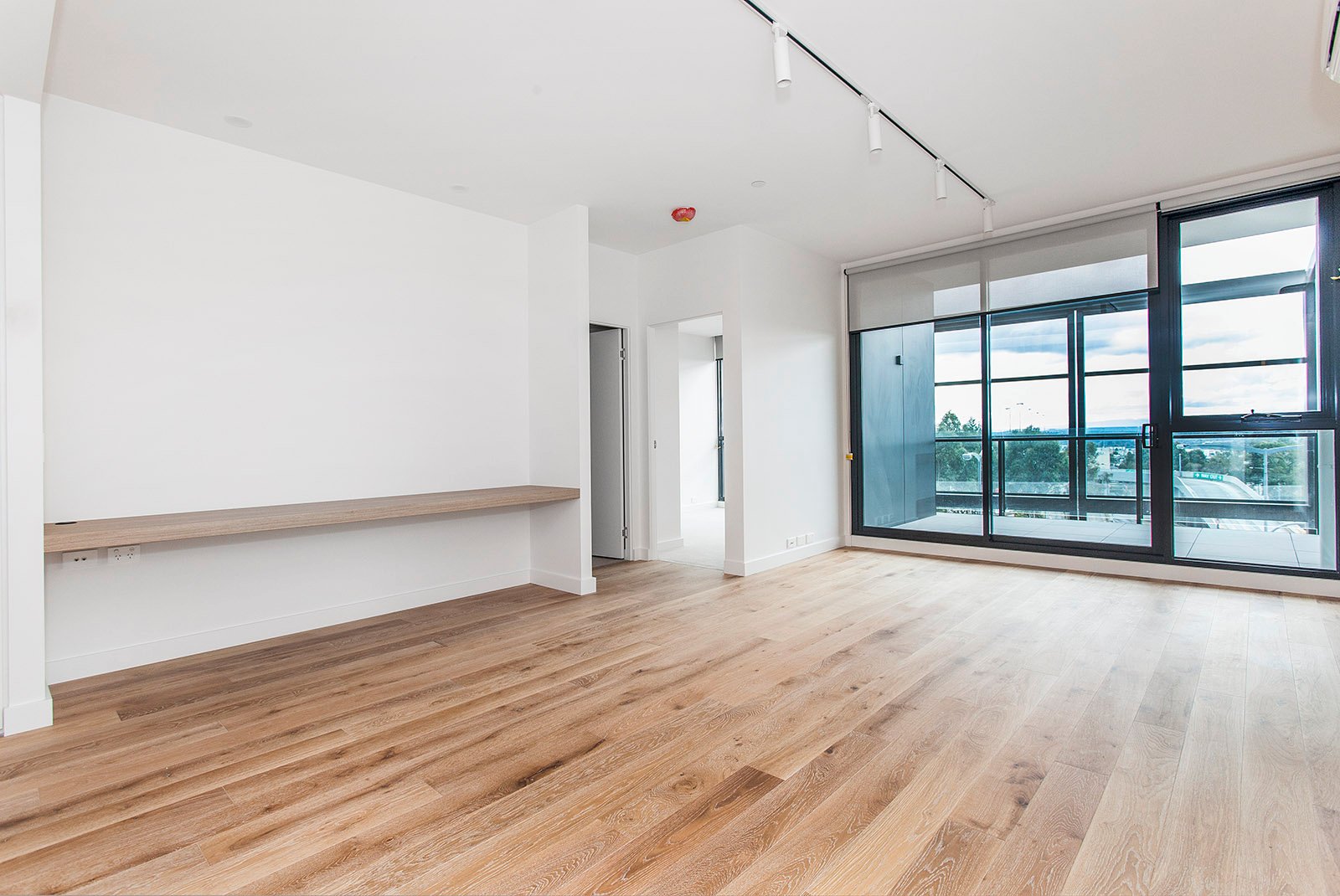 Property Gallery Thumbnail 3