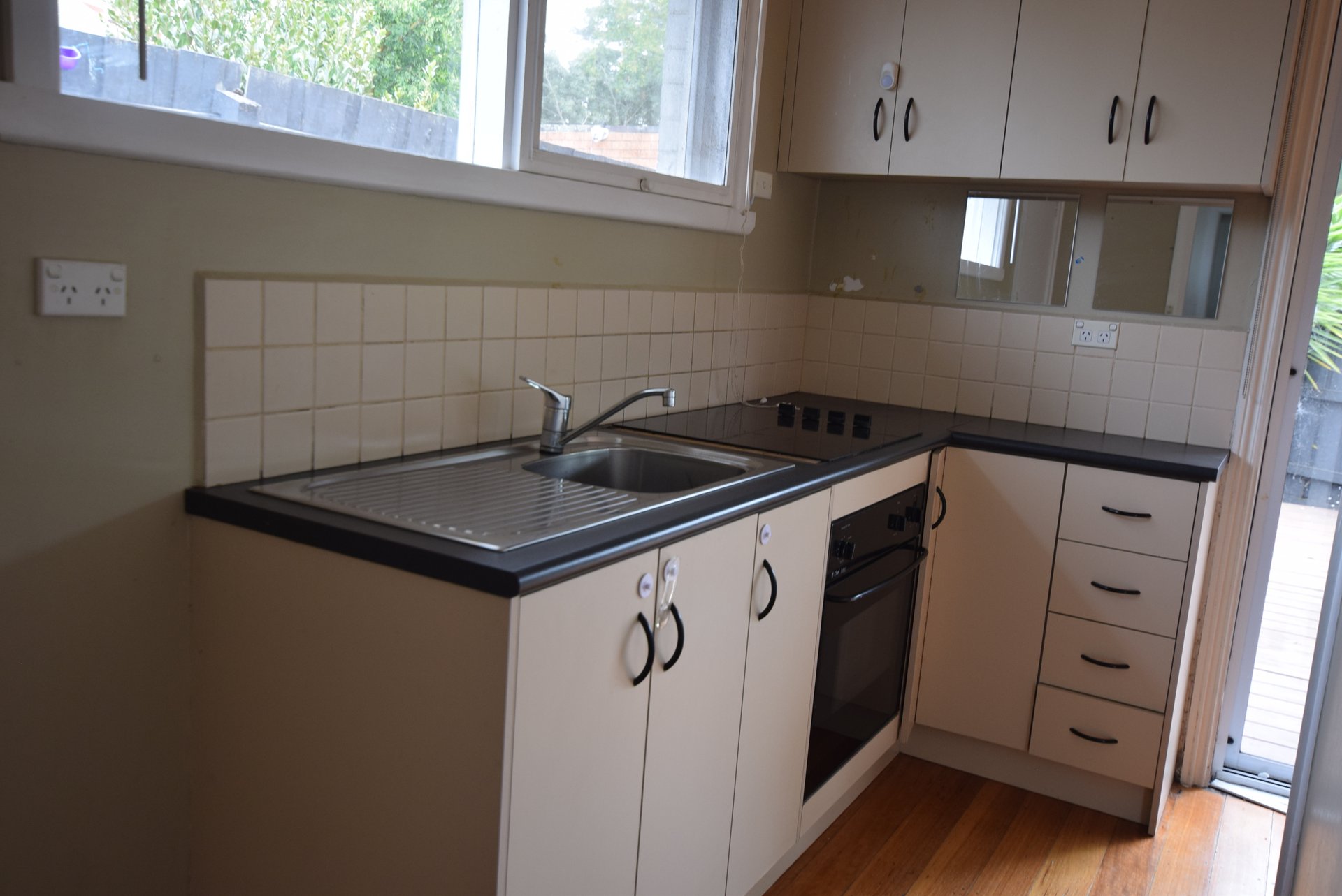 3/138 Heatherdale Road, Mitcham image 2