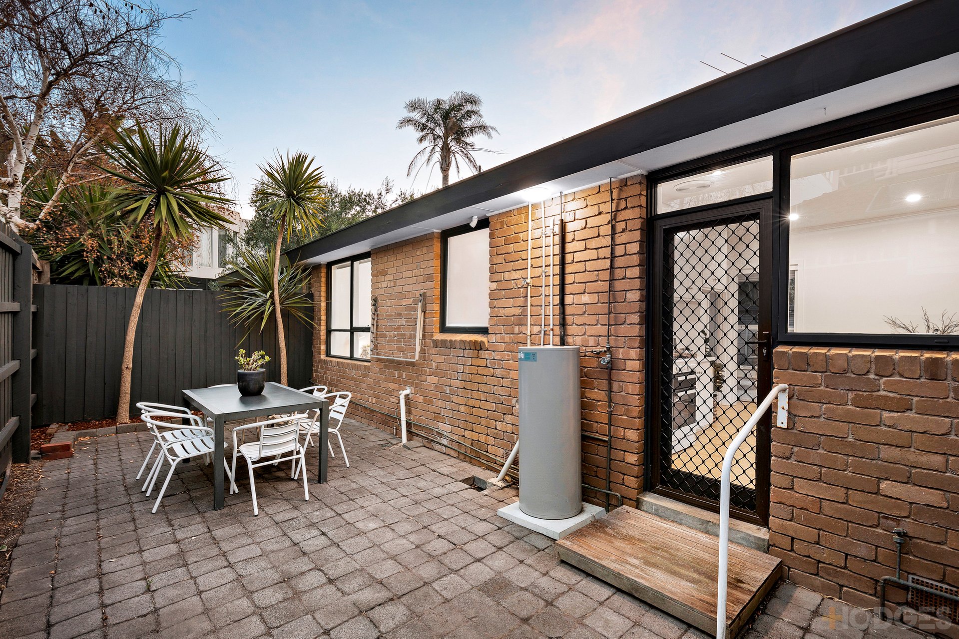 3 / 14 Cowper Street Sandringham