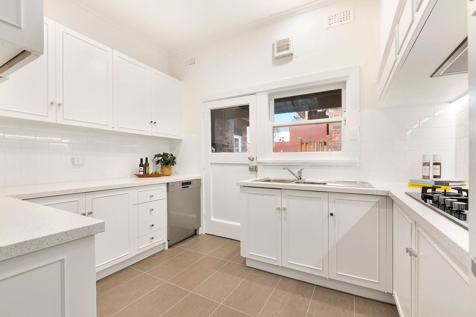 Property Gallery Thumbnail 3